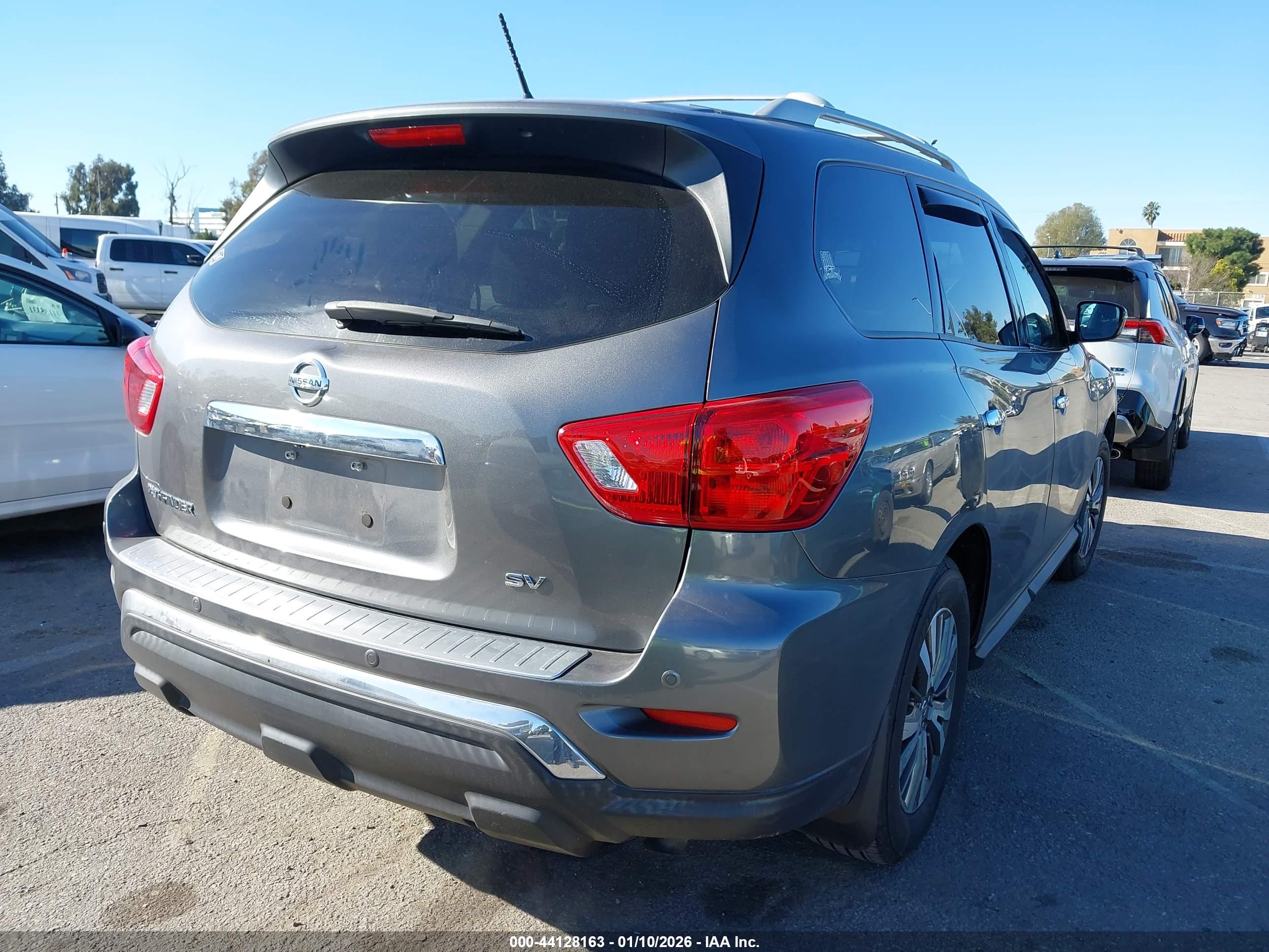 NISSAN PATHFINDER image 4