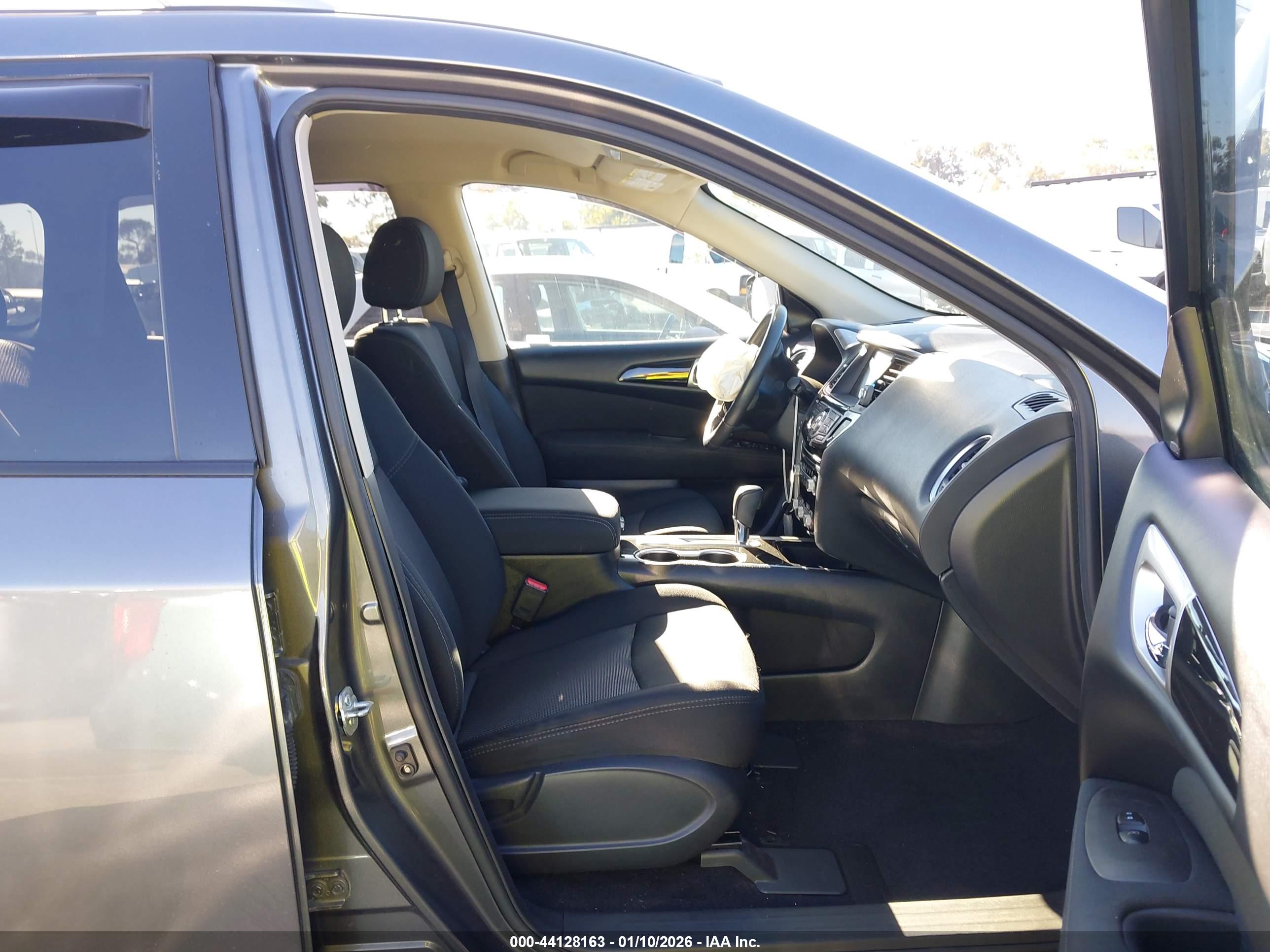 NISSAN PATHFINDER image 5