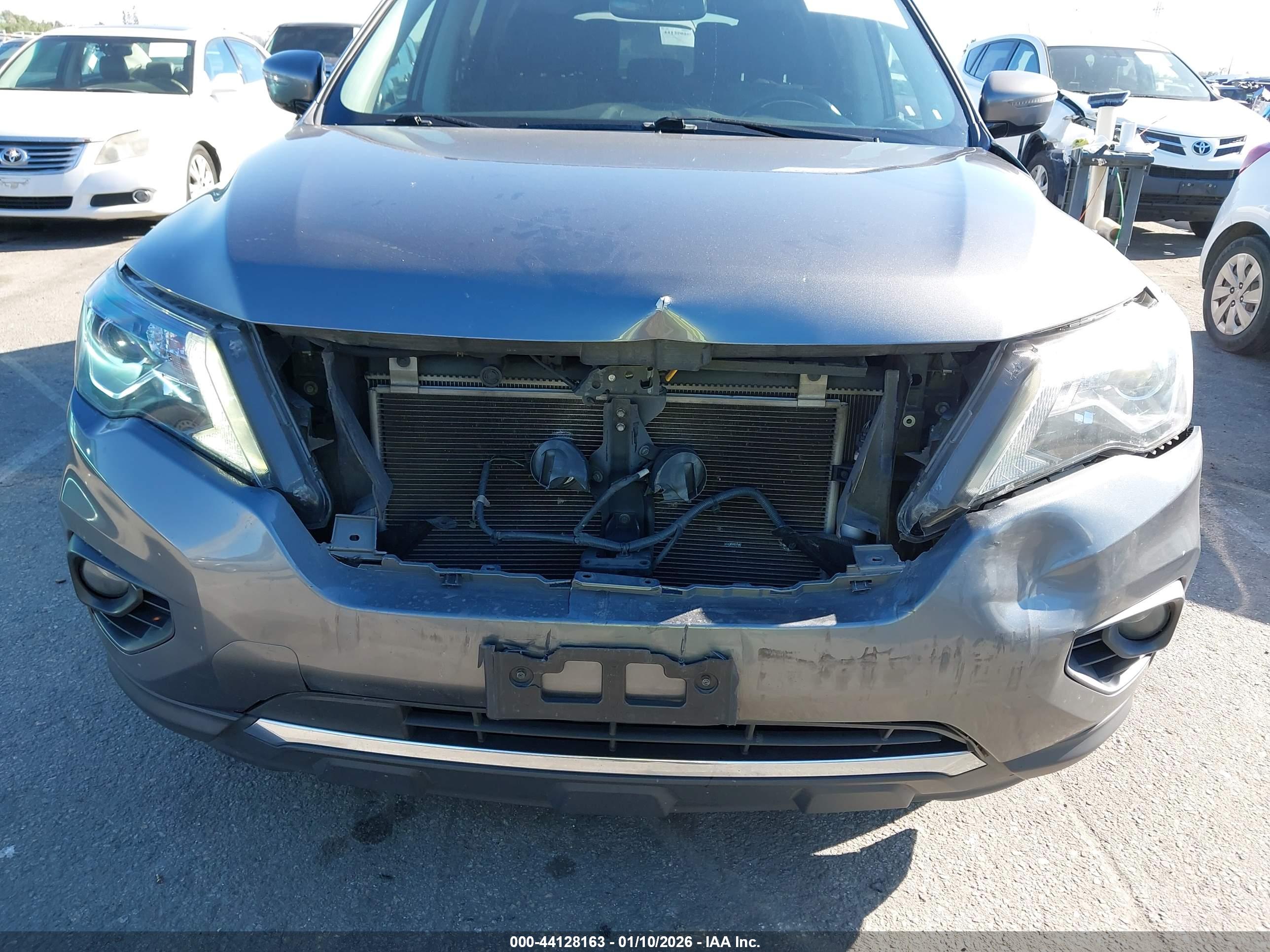 NISSAN PATHFINDER image 6