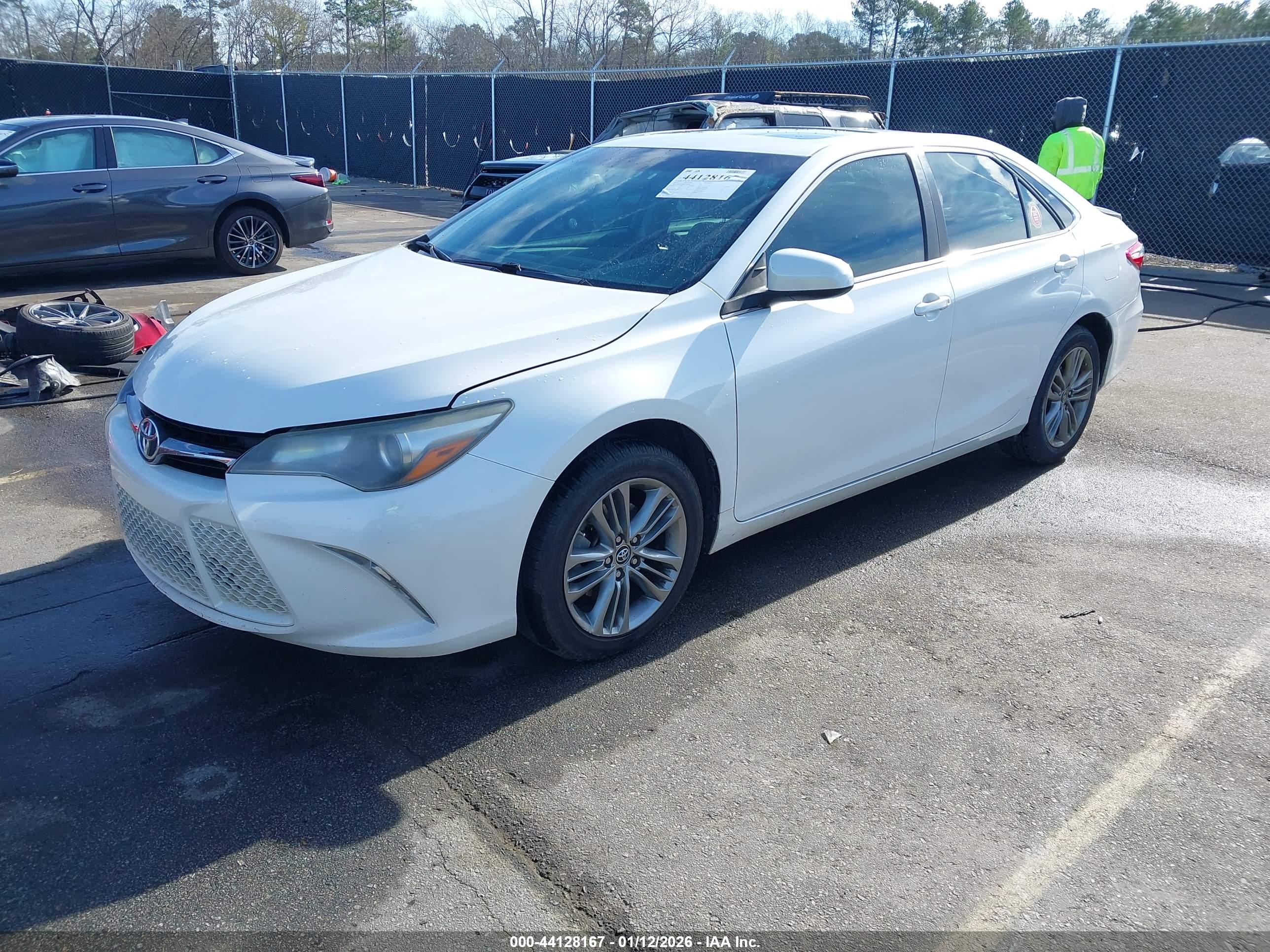 TOYOTA CAMRY image 2