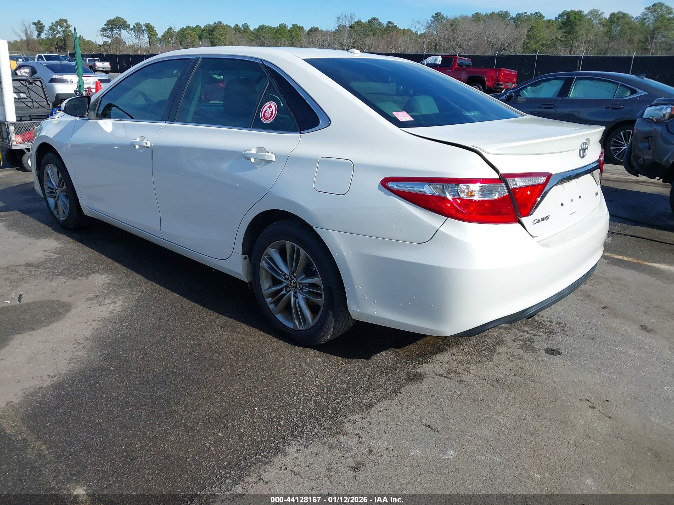 TOYOTA CAMRY image 3