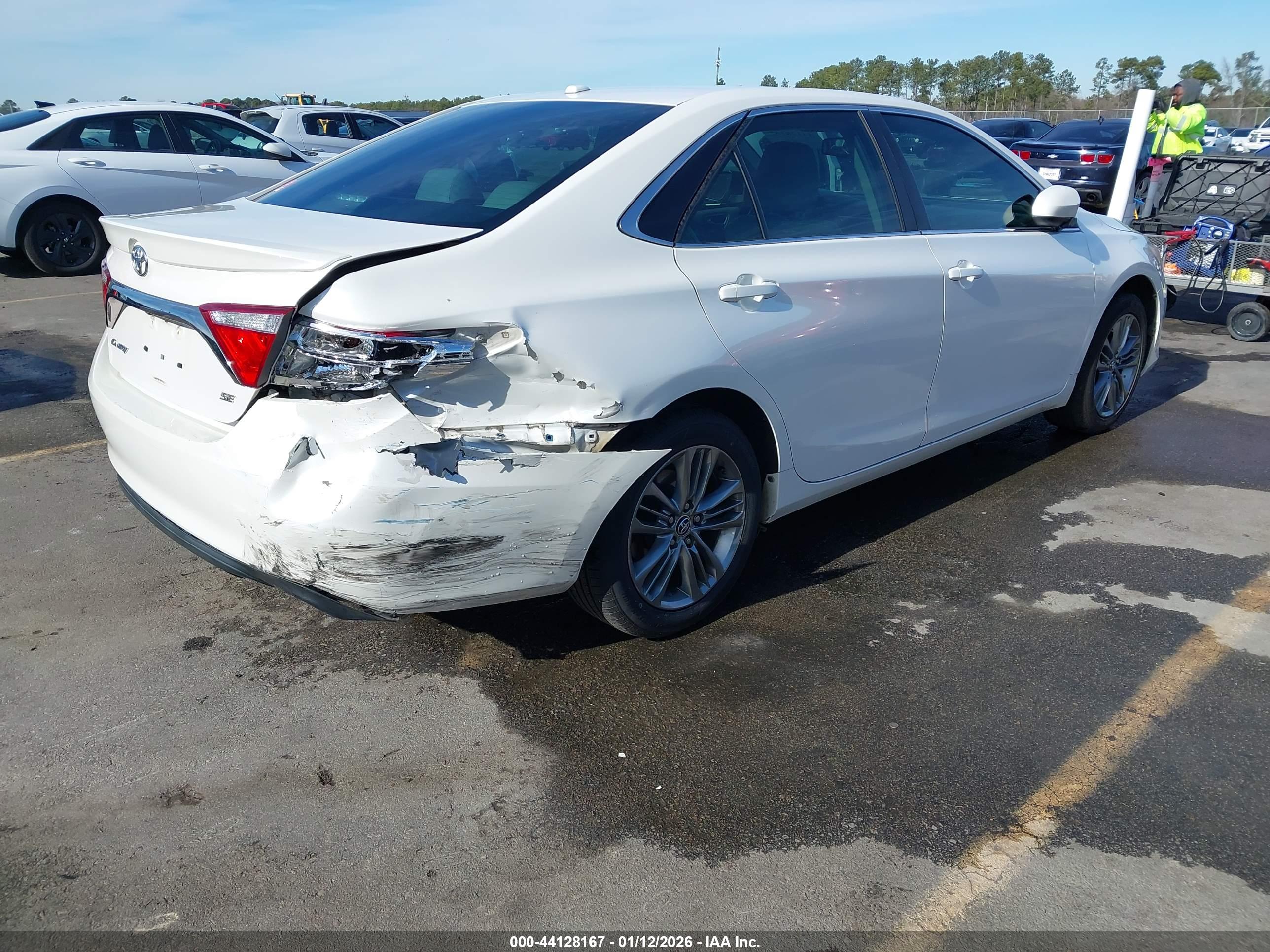 TOYOTA CAMRY image 4