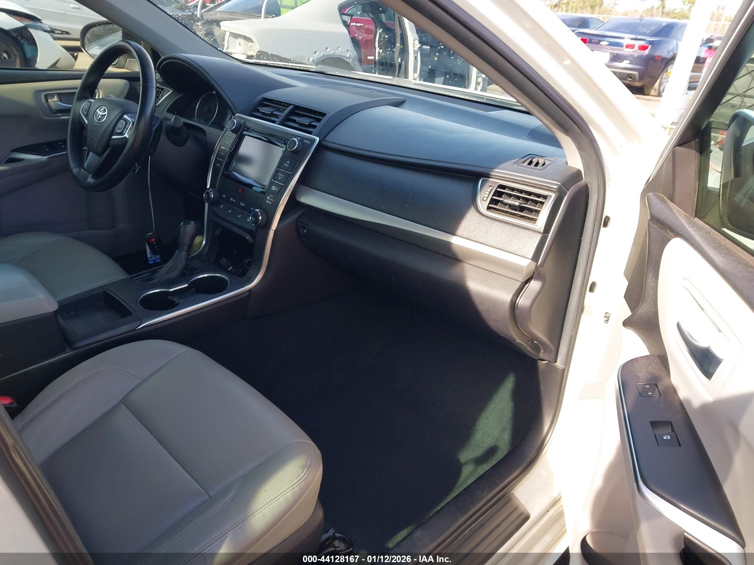 TOYOTA CAMRY image 5