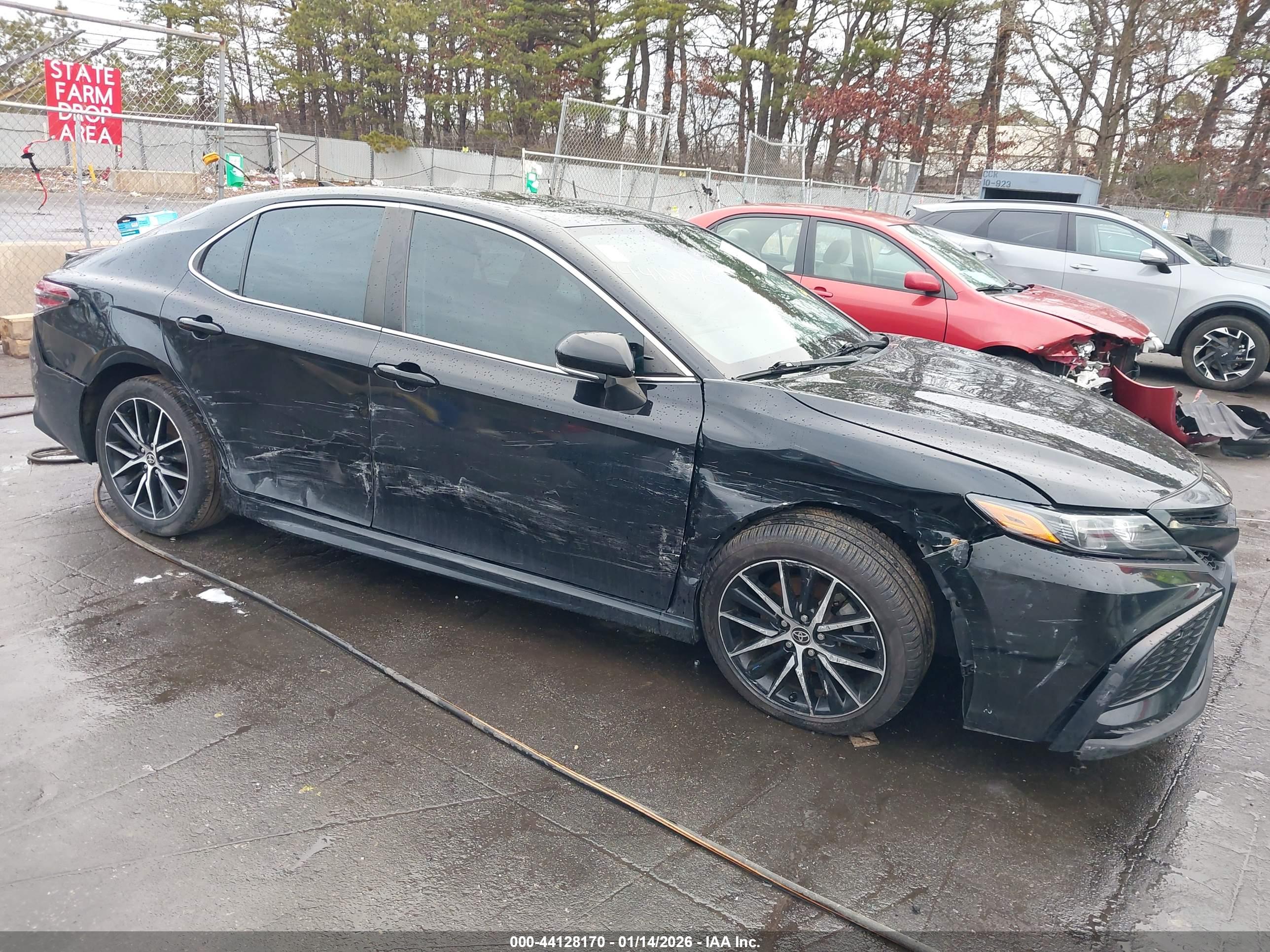 TOYOTA CAMRY image 6