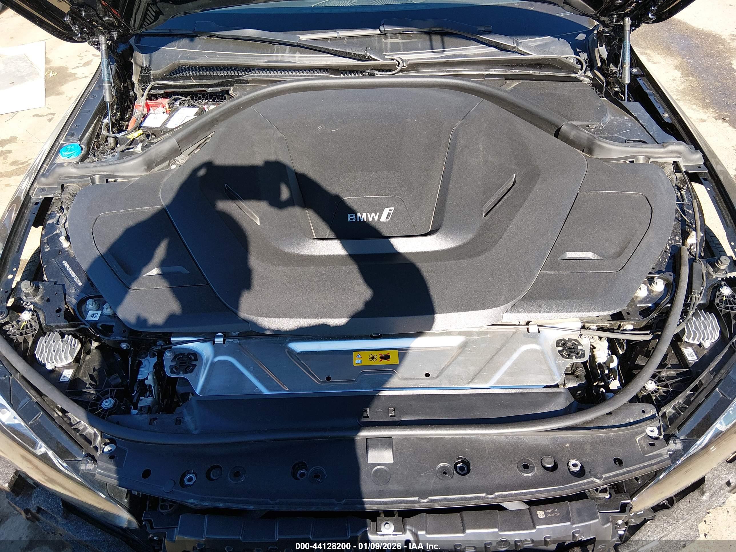 BMW I4 image 10