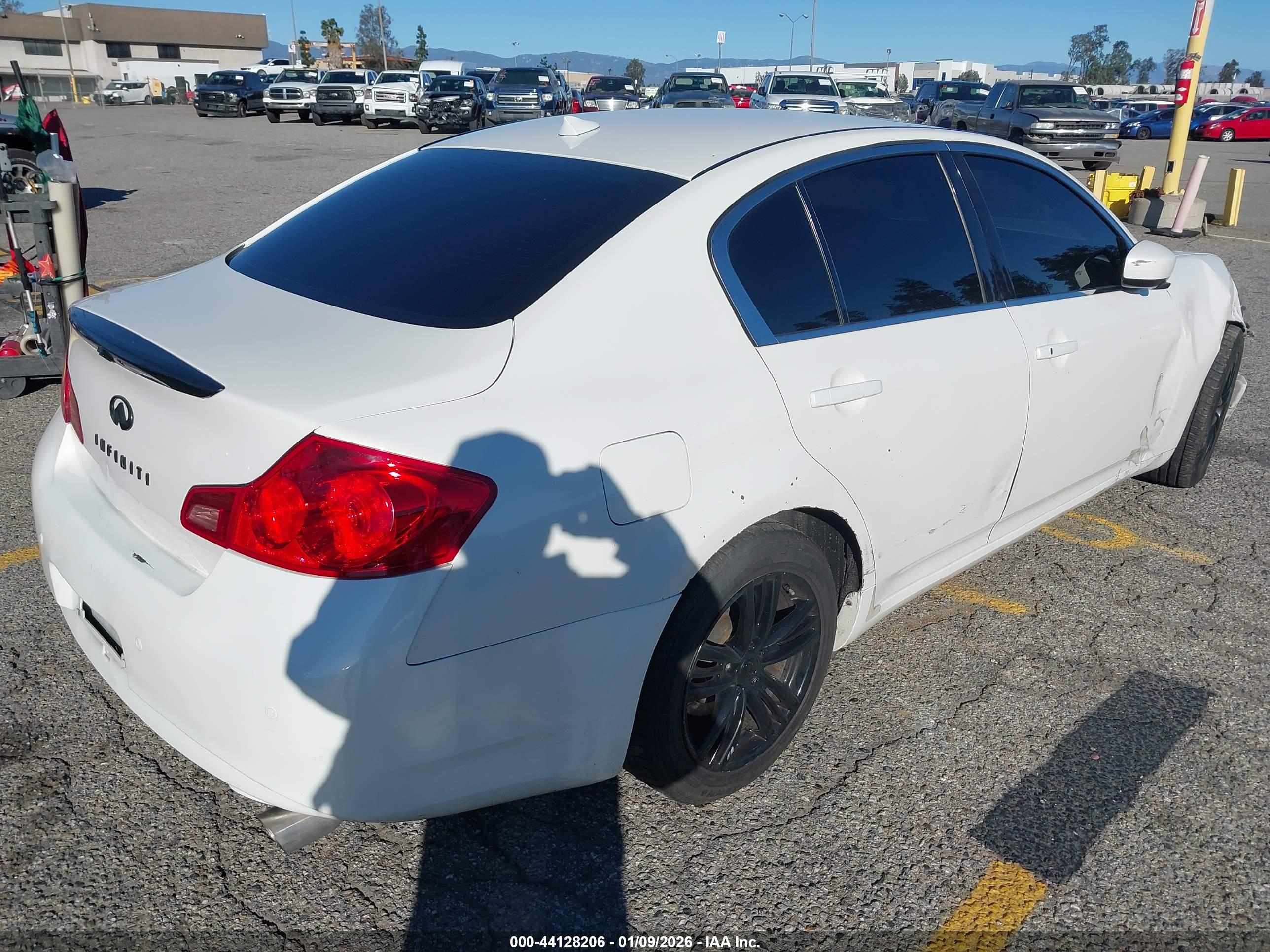 INFINITI G37 image 4