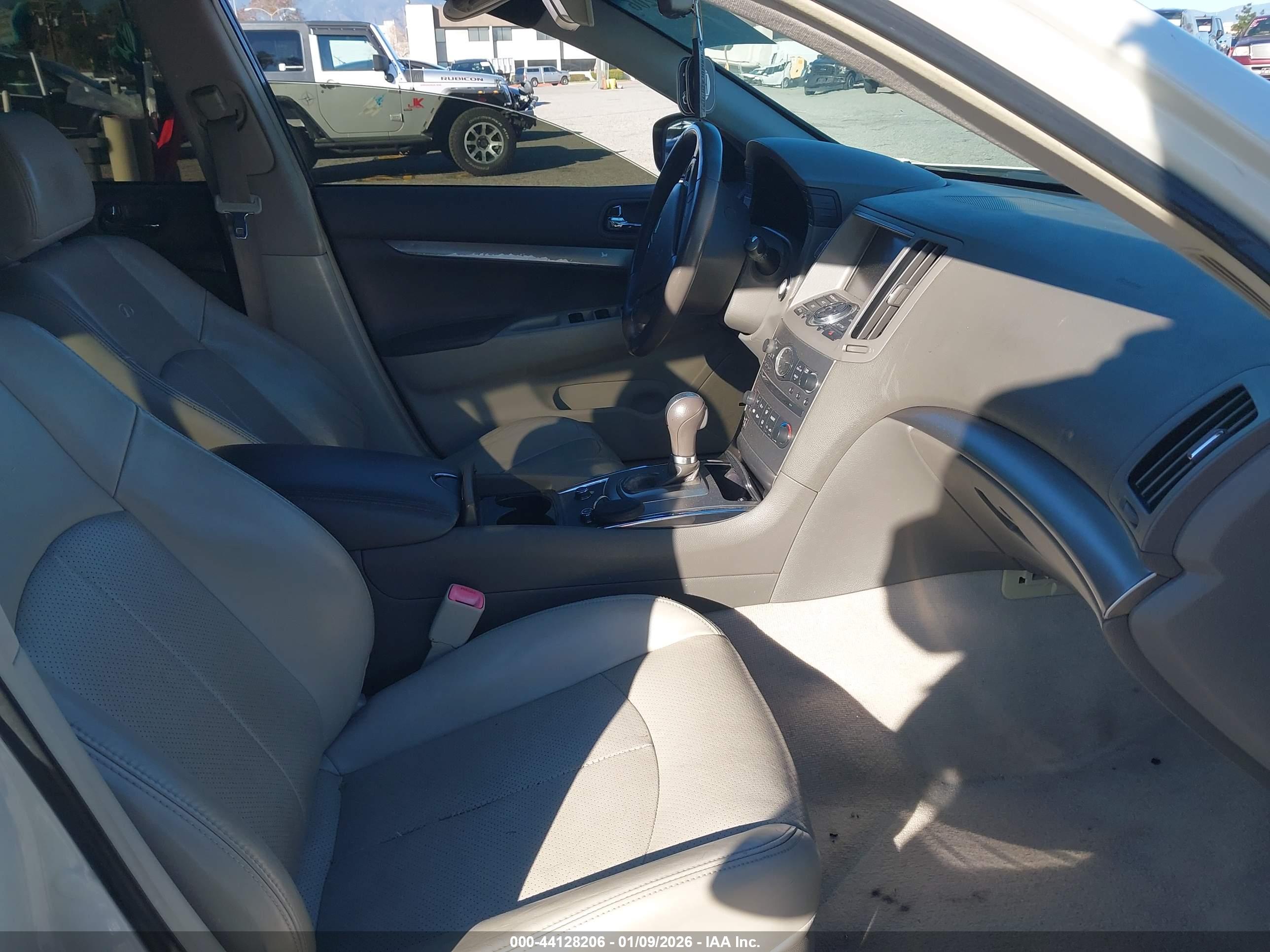 INFINITI G37 image 5