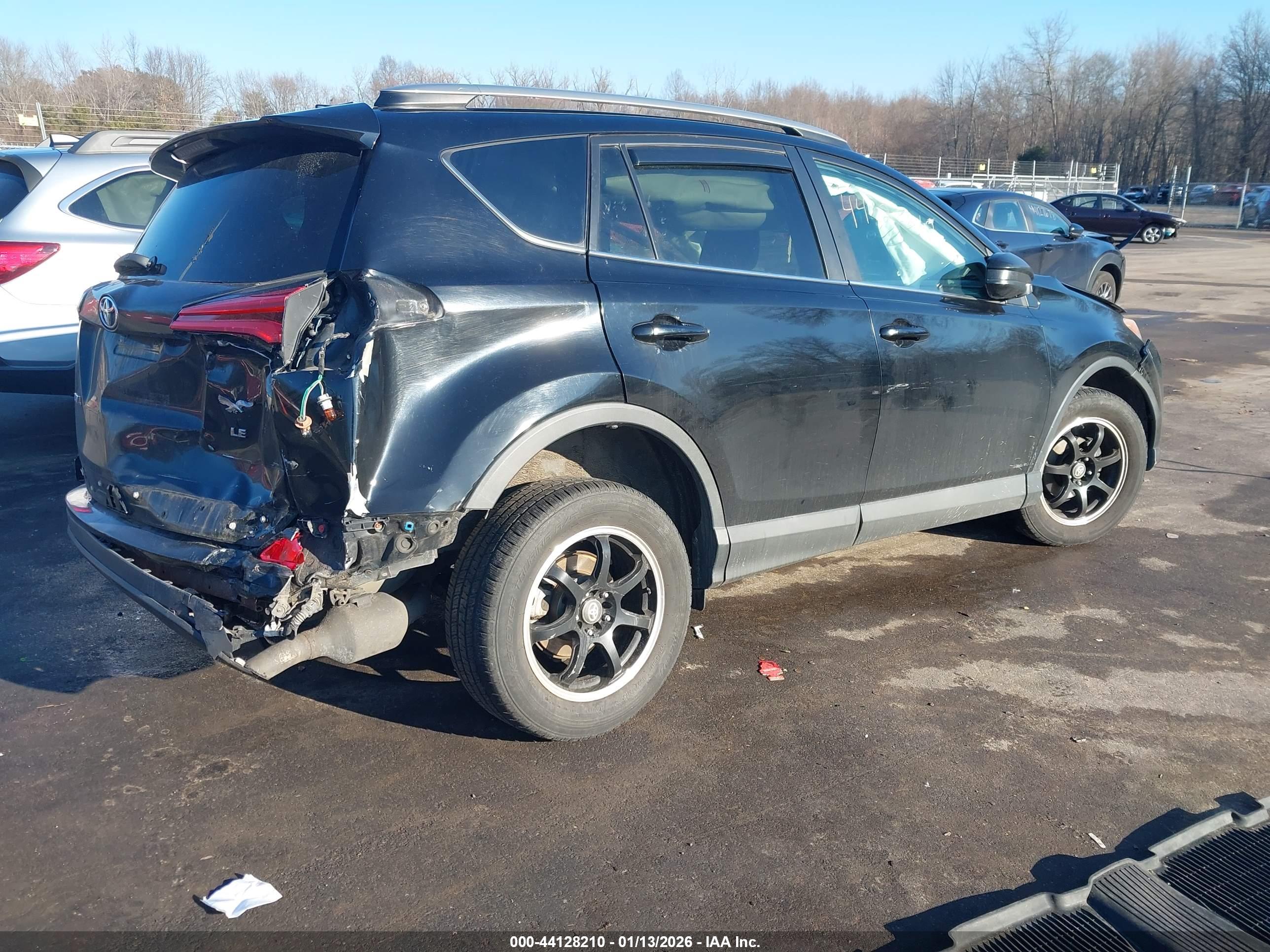 TOYOTA RAV4 image 4