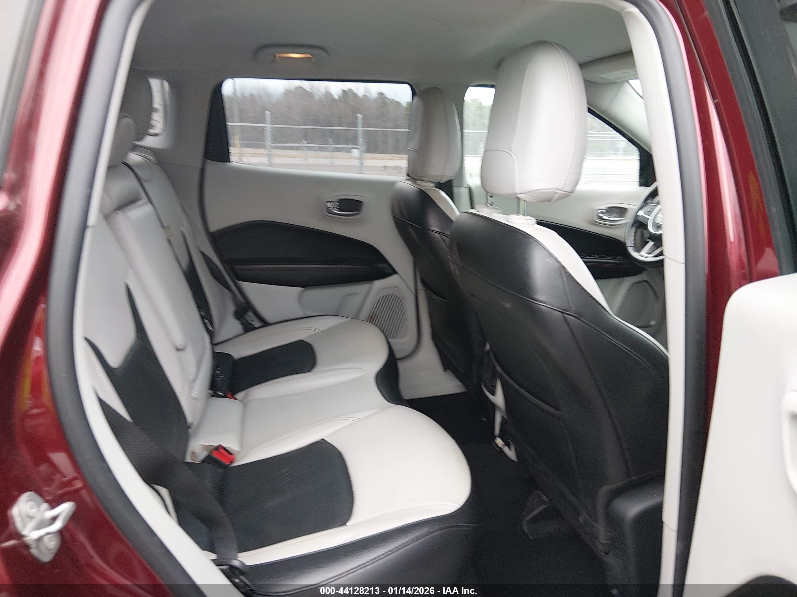 JEEP COMPASS image 8