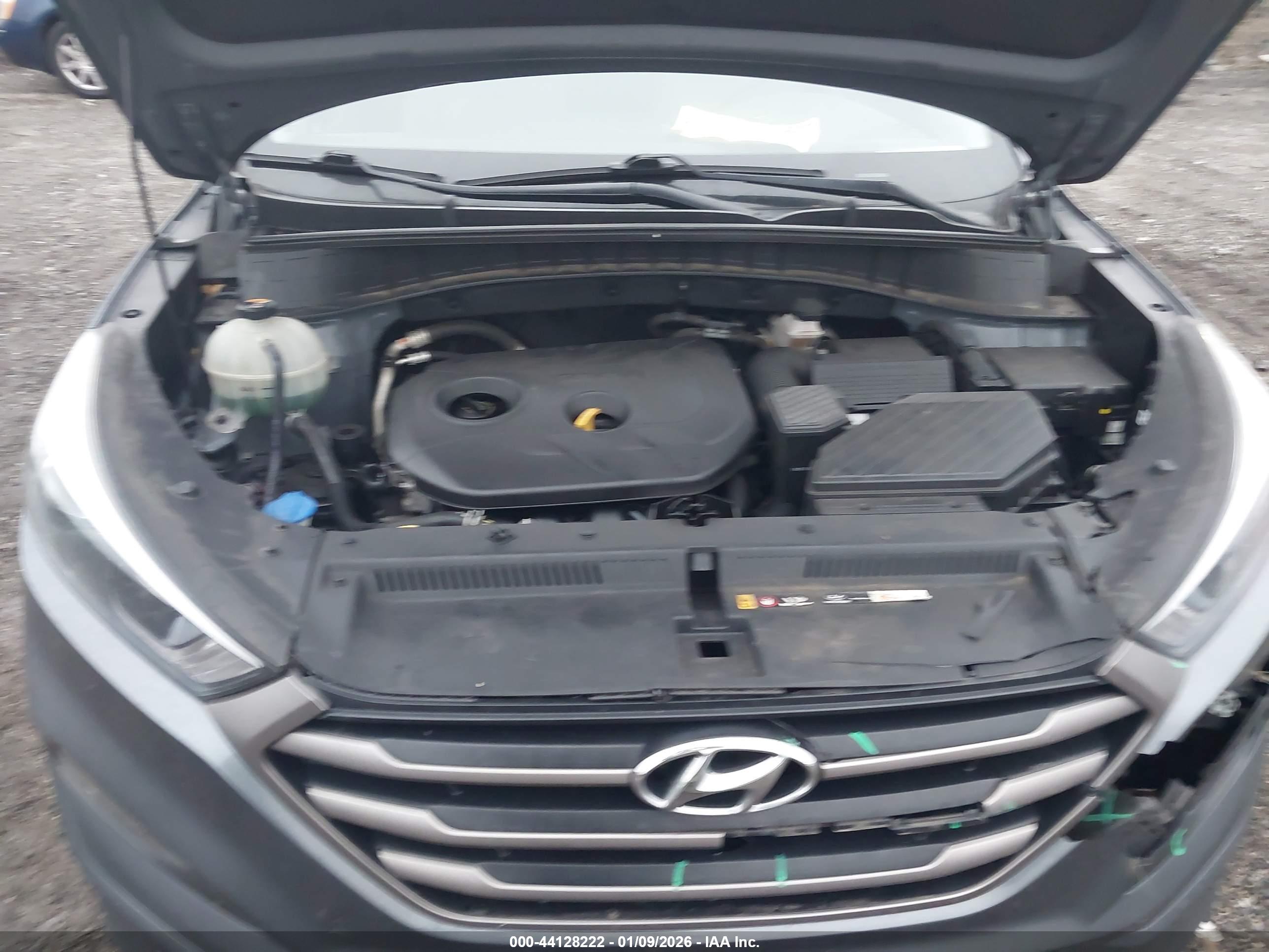 HYUNDAI TUCSON image 10