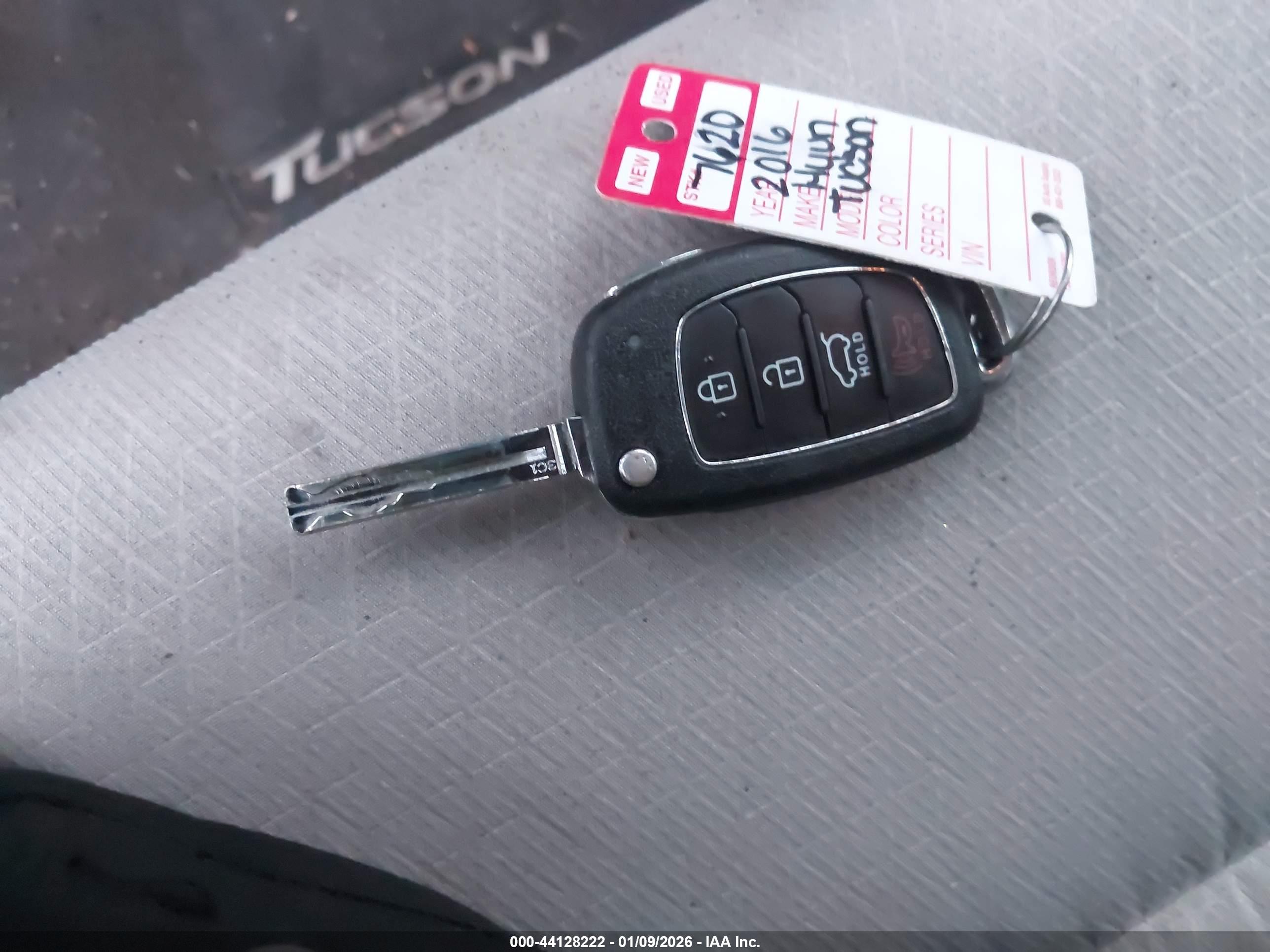 HYUNDAI TUCSON image 11