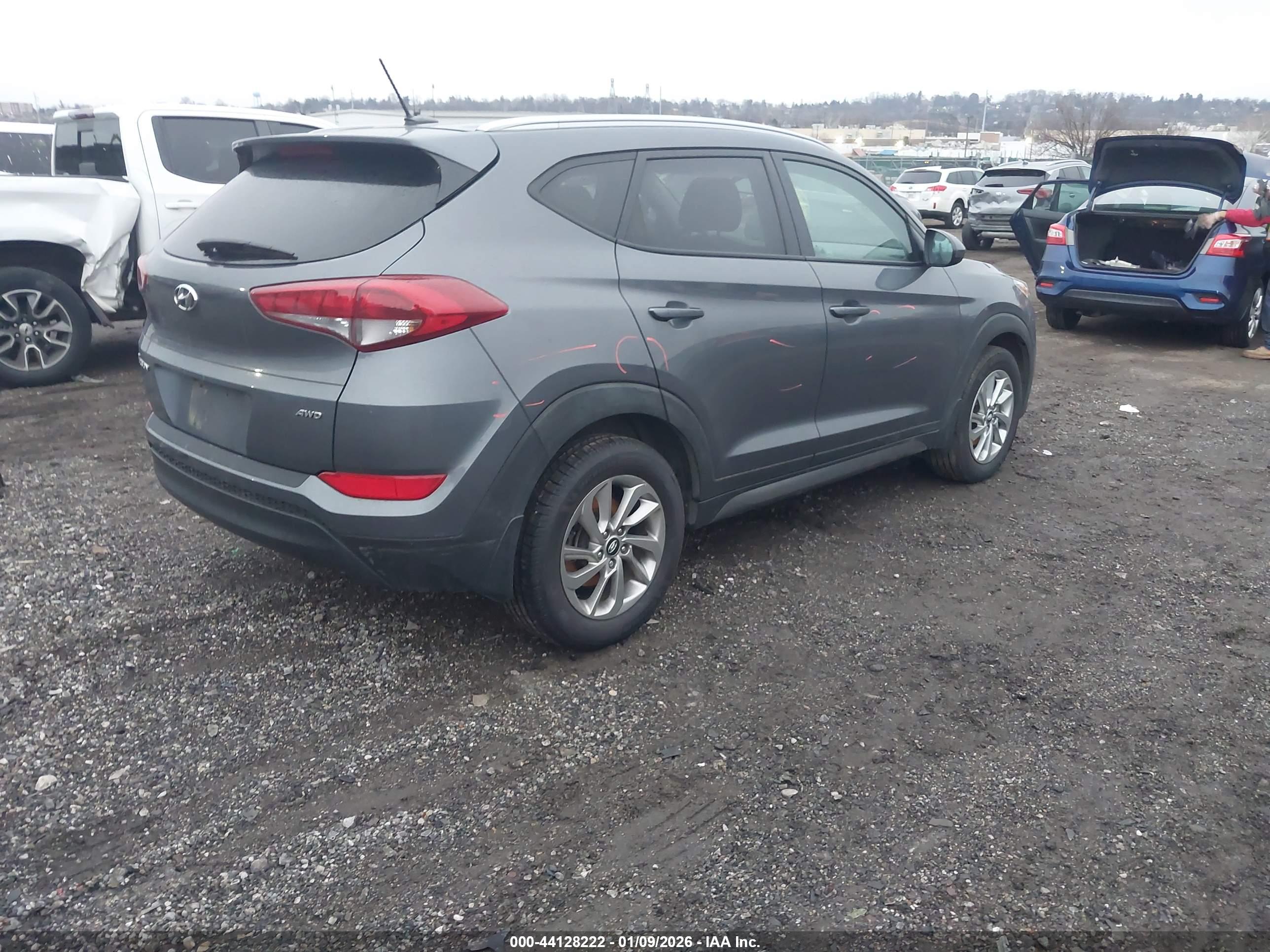 HYUNDAI TUCSON image 4