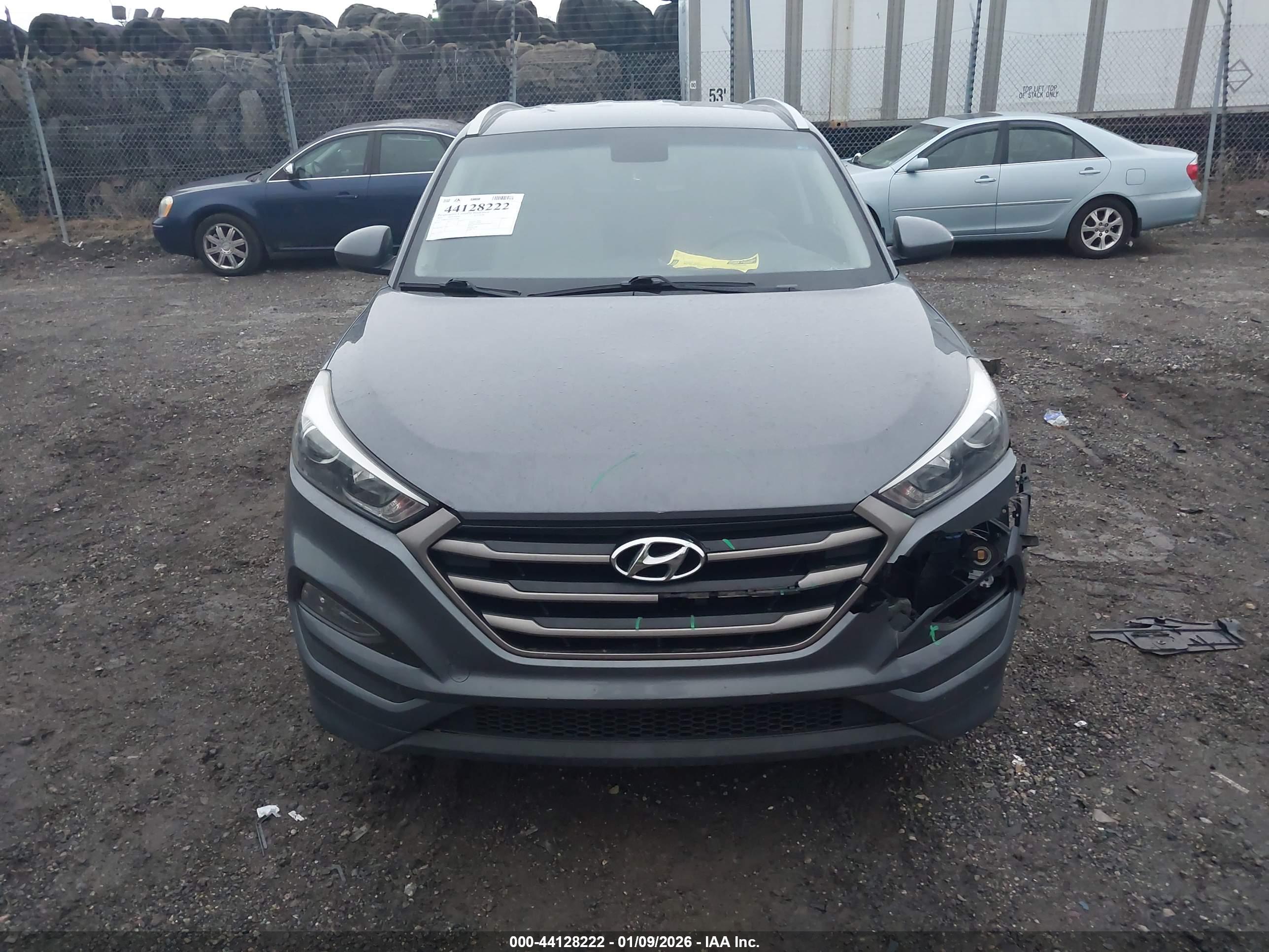 HYUNDAI TUCSON image 6