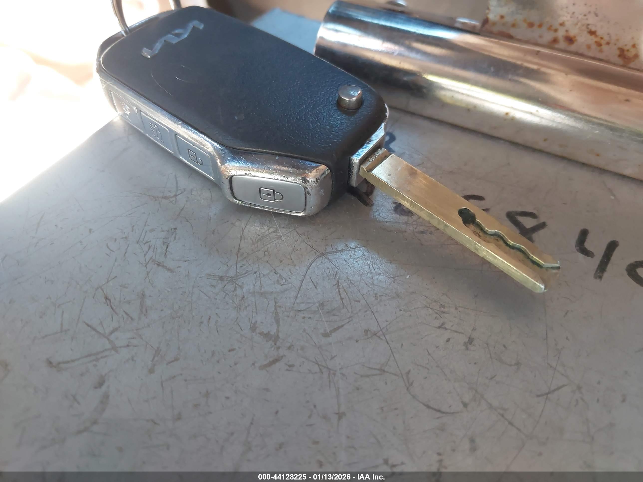 KIA K5 image 11