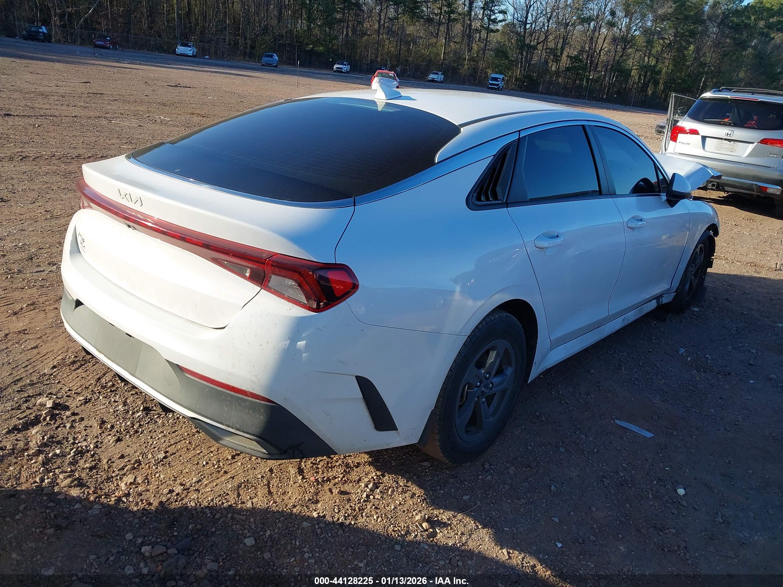KIA K5 image 4