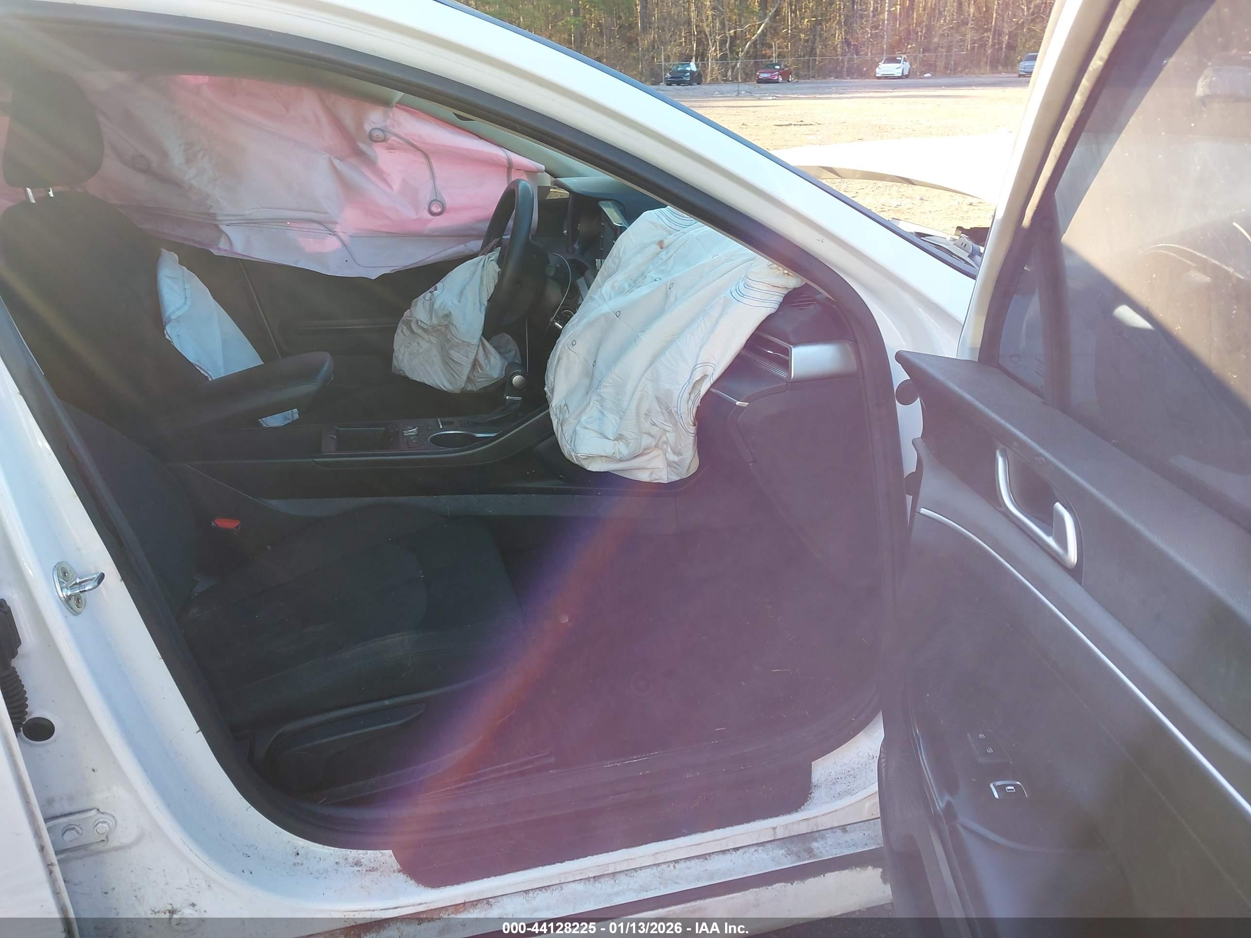 KIA K5 image 5