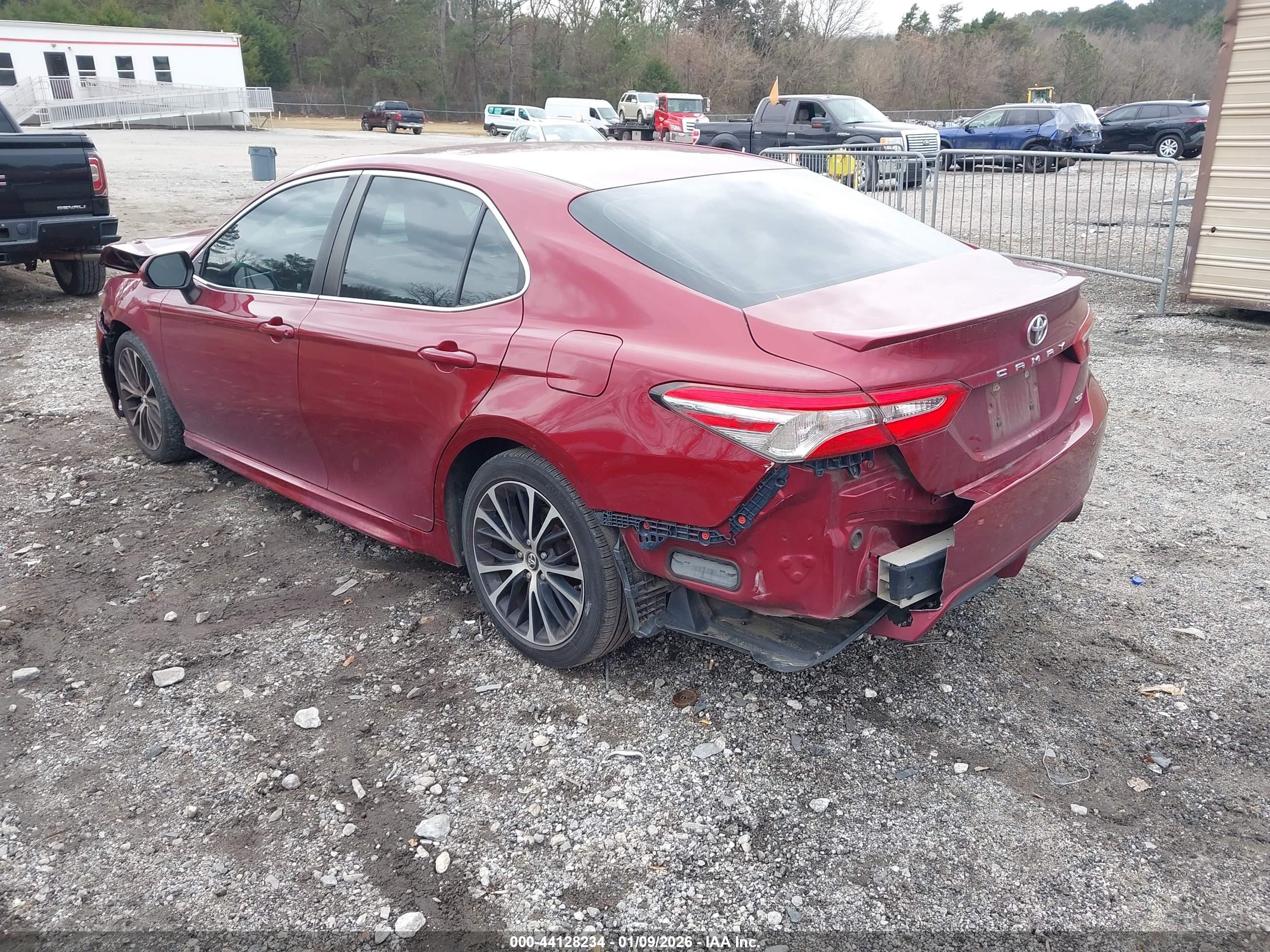 TOYOTA CAMRY image 3
