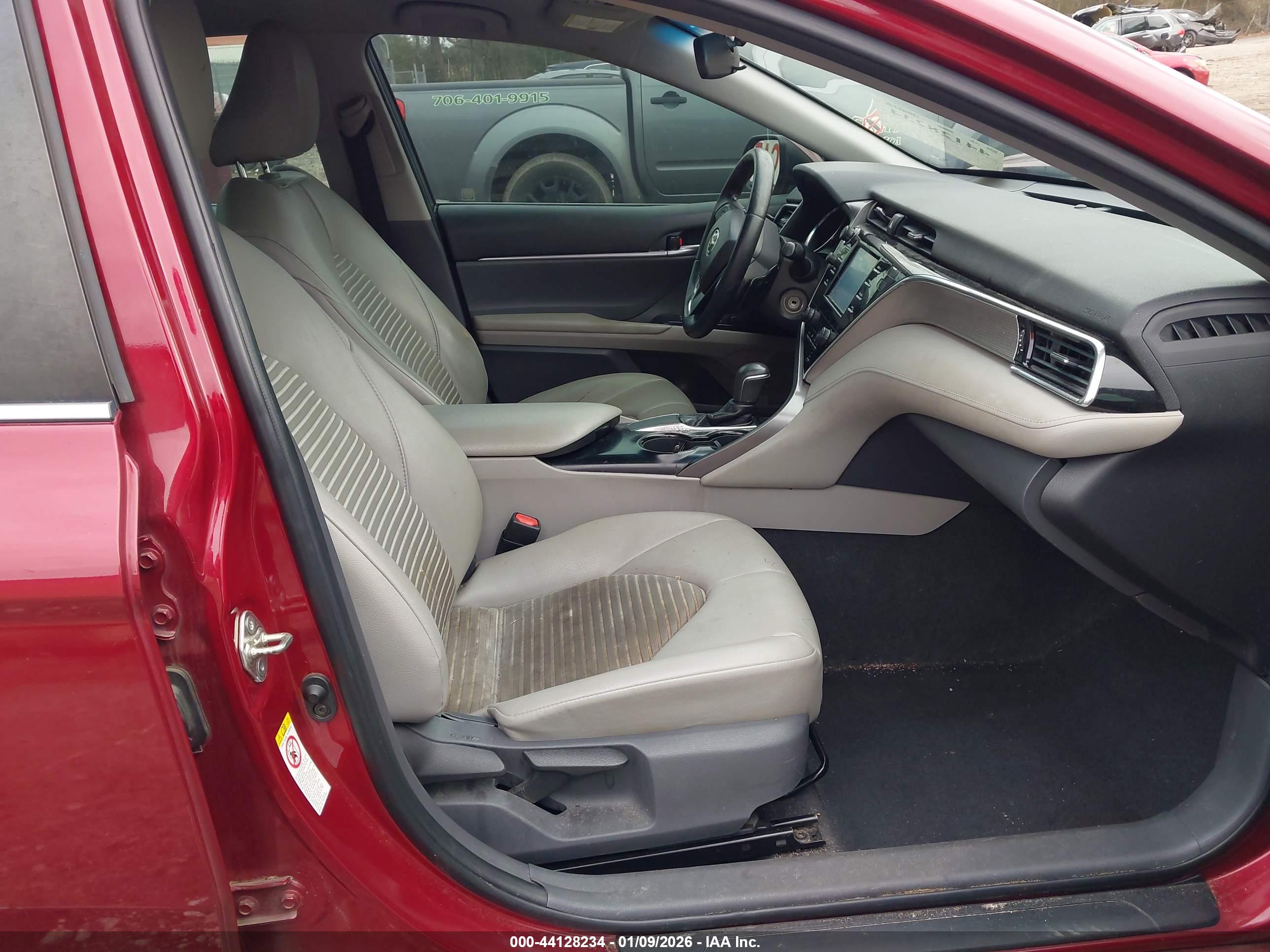 TOYOTA CAMRY image 5