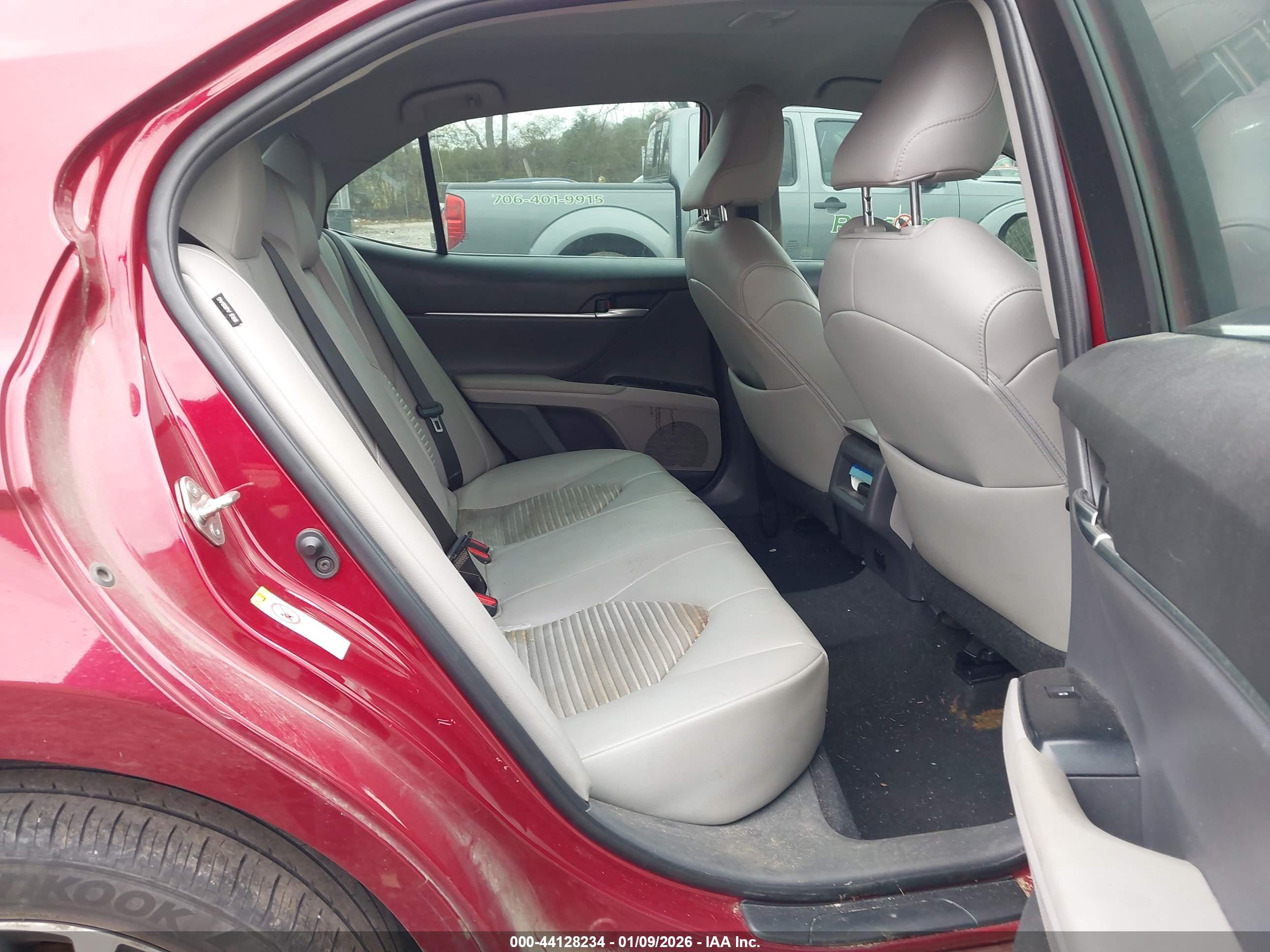 TOYOTA CAMRY image 8