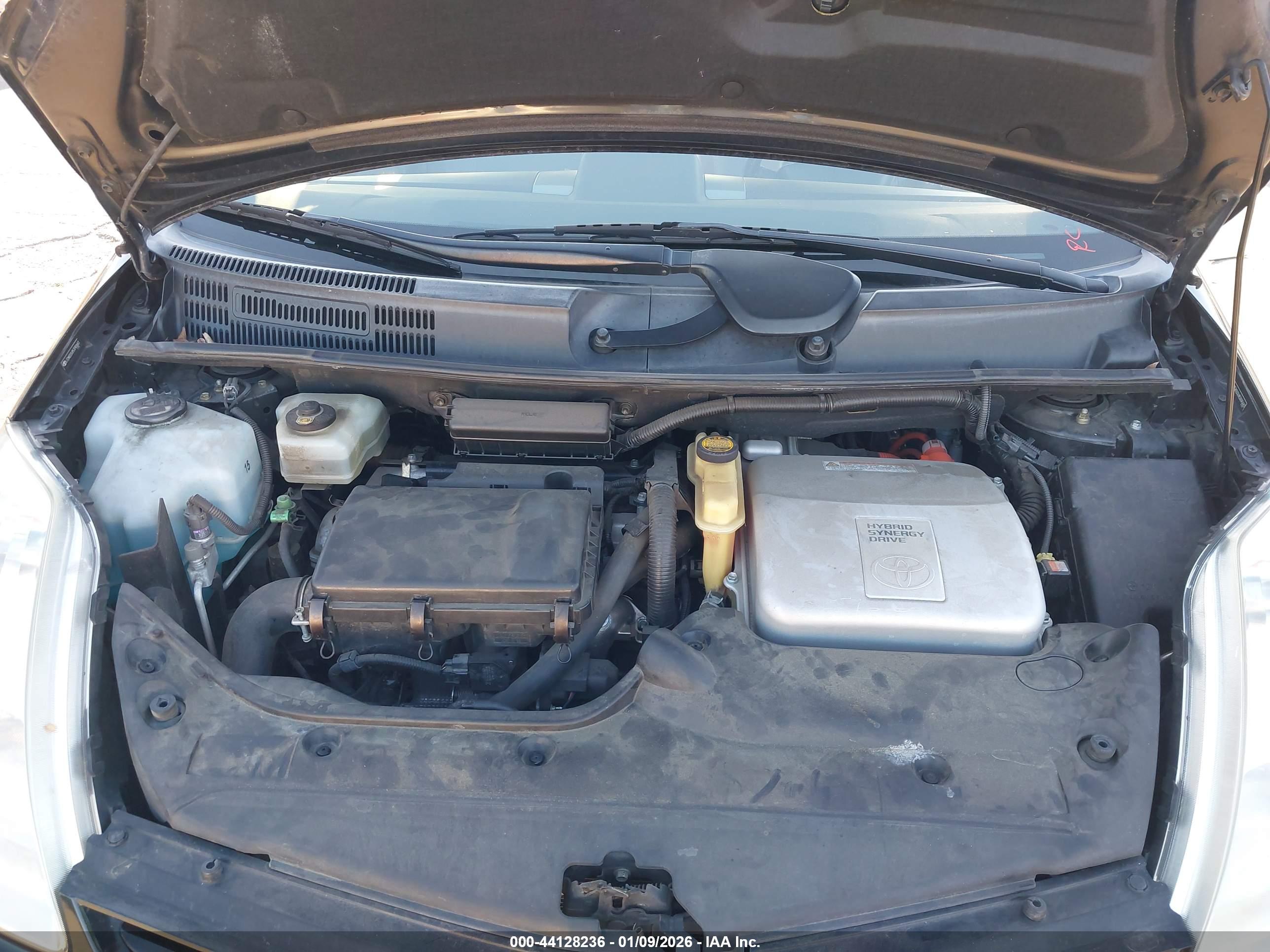 TOYOTA PRIUS image 10