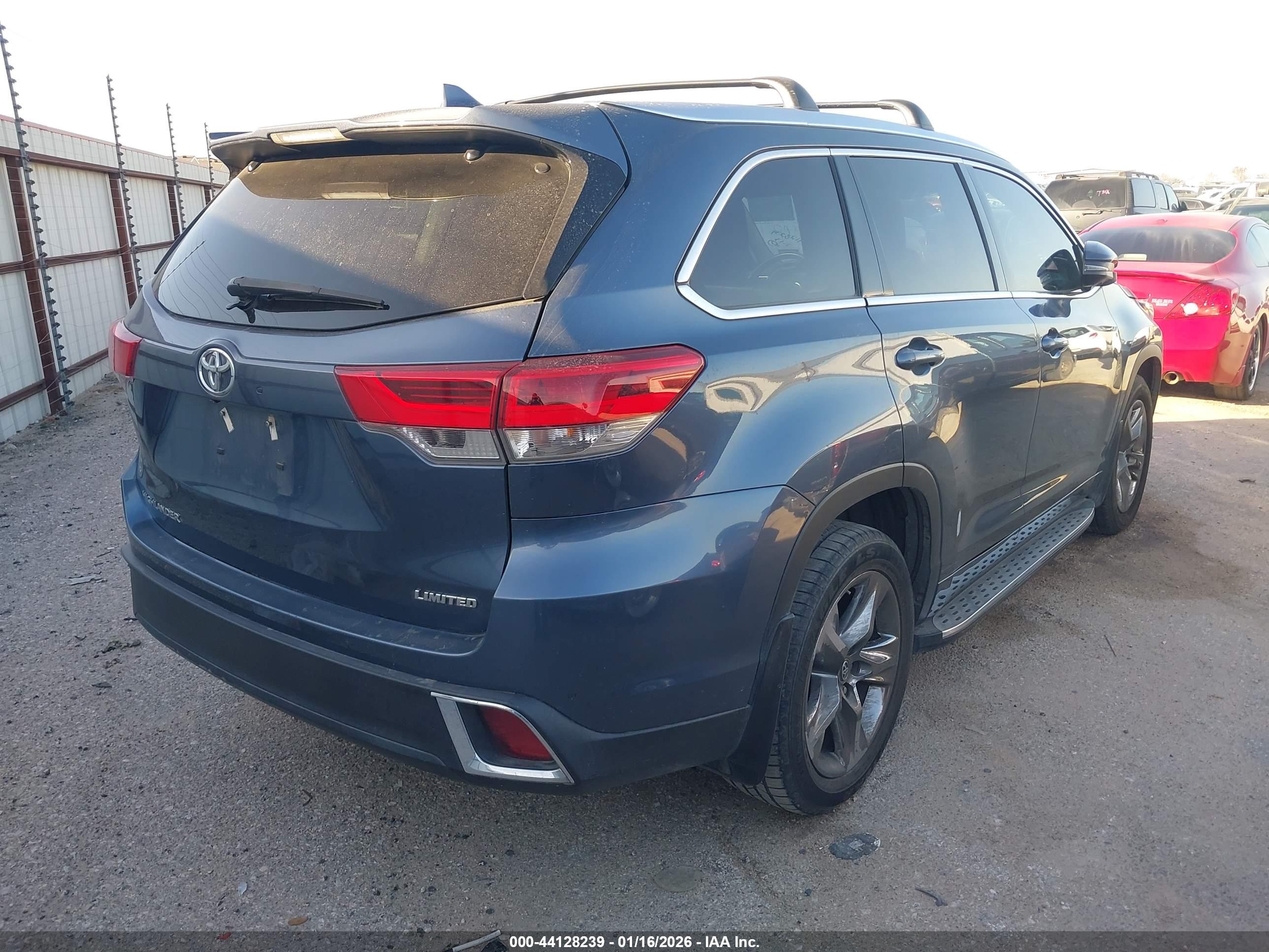 TOYOTA HIGHLANDER image 4