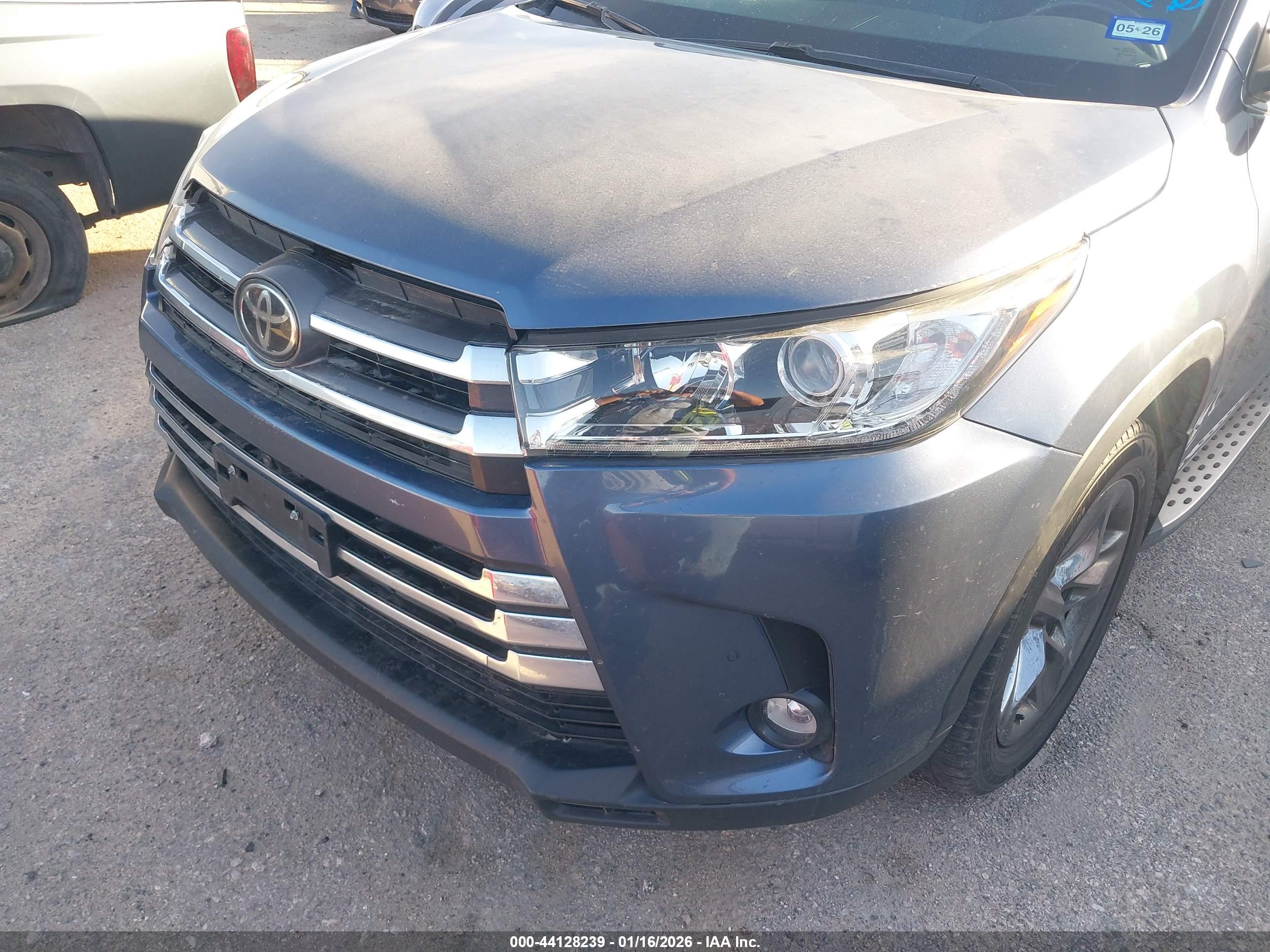 TOYOTA HIGHLANDER image 6