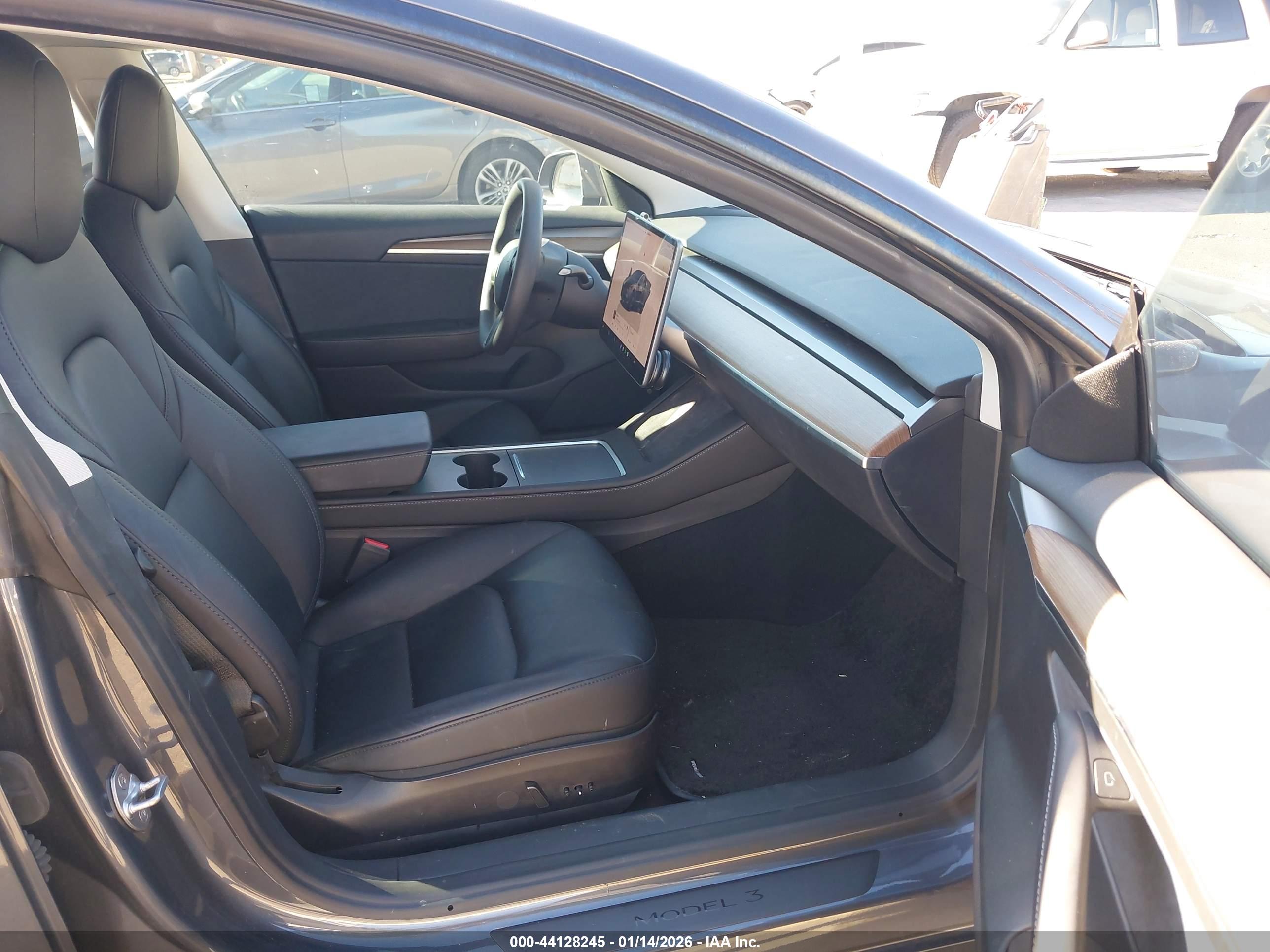TESLA MODEL image 5