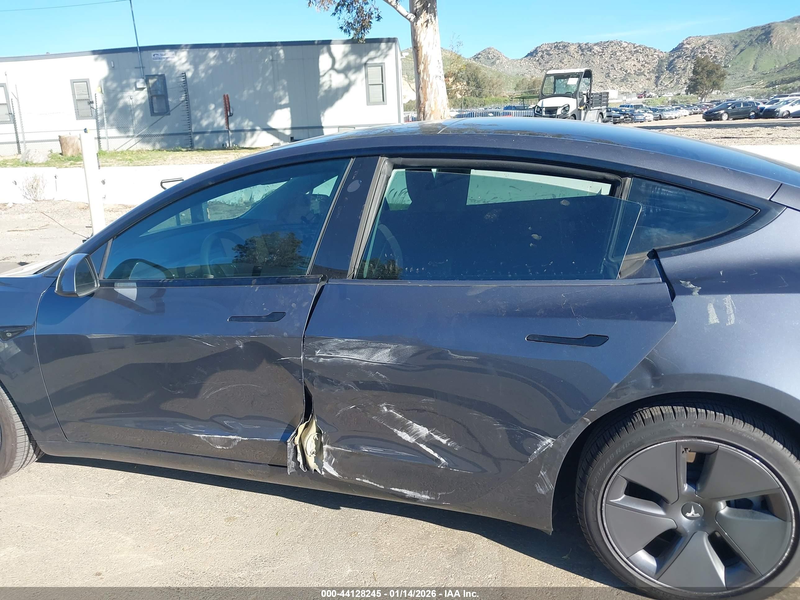TESLA MODEL image 6