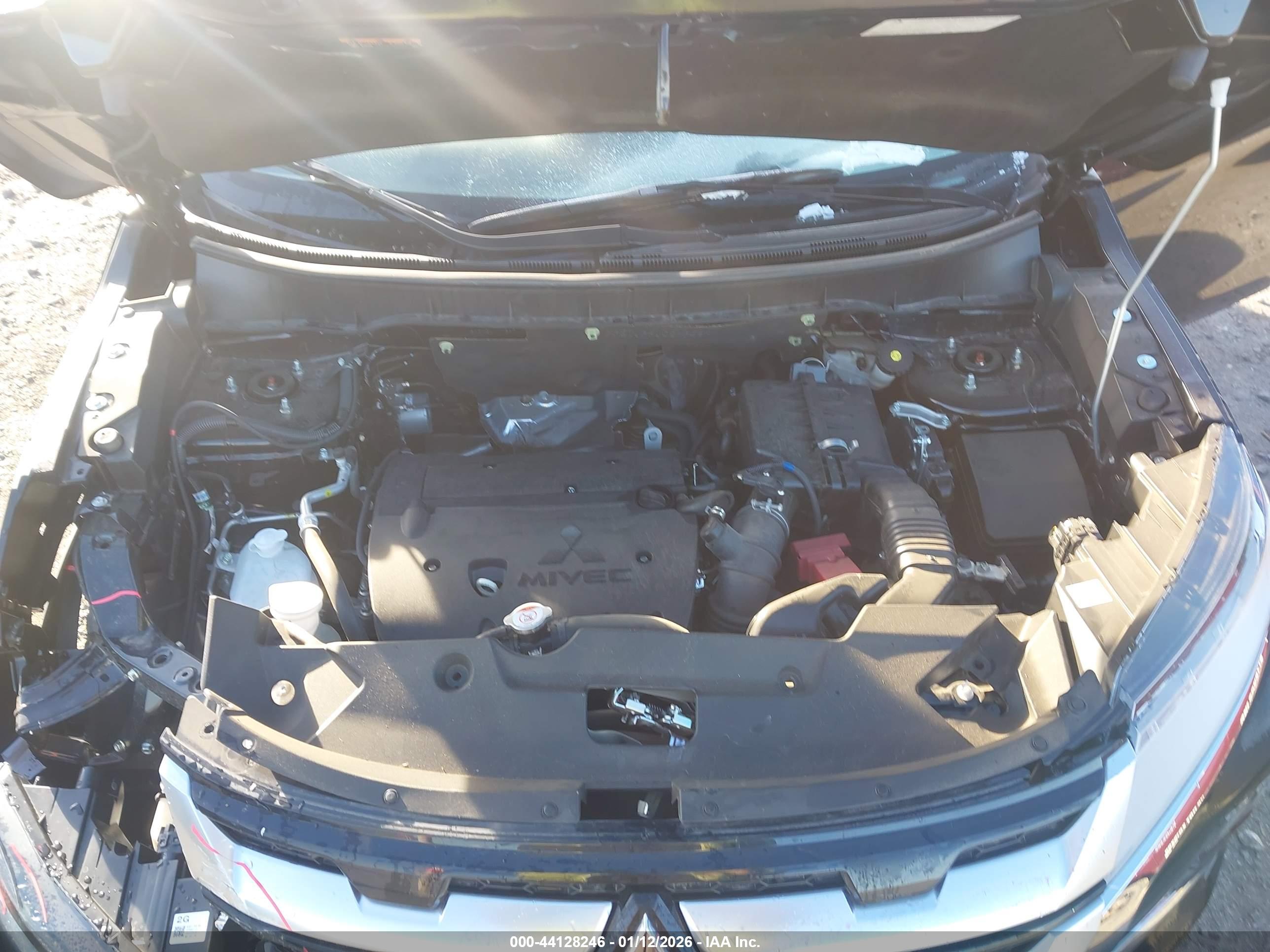 MITSUBISHI OUTLANDER image 10