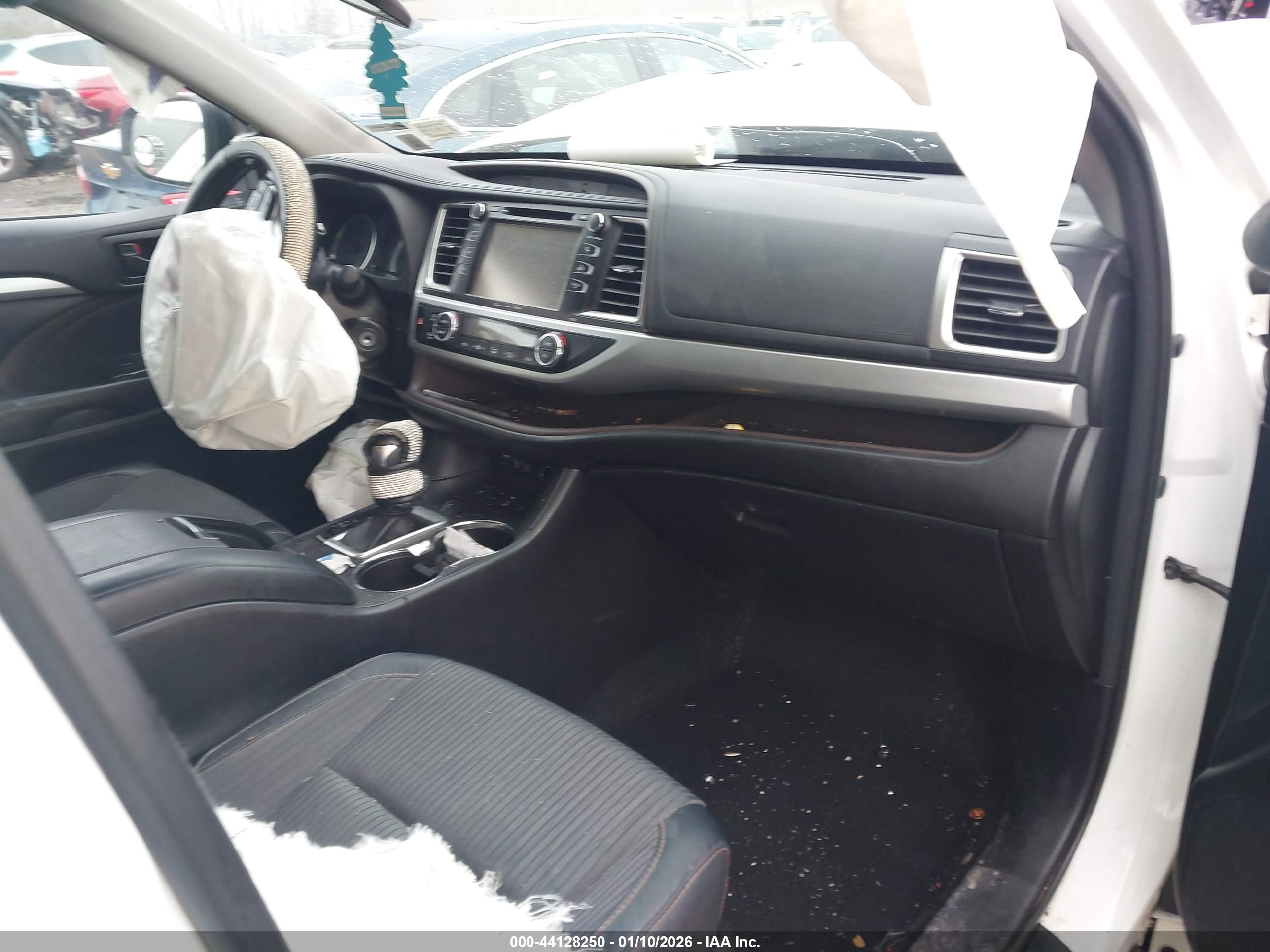 TOYOTA HIGHLANDER image 5