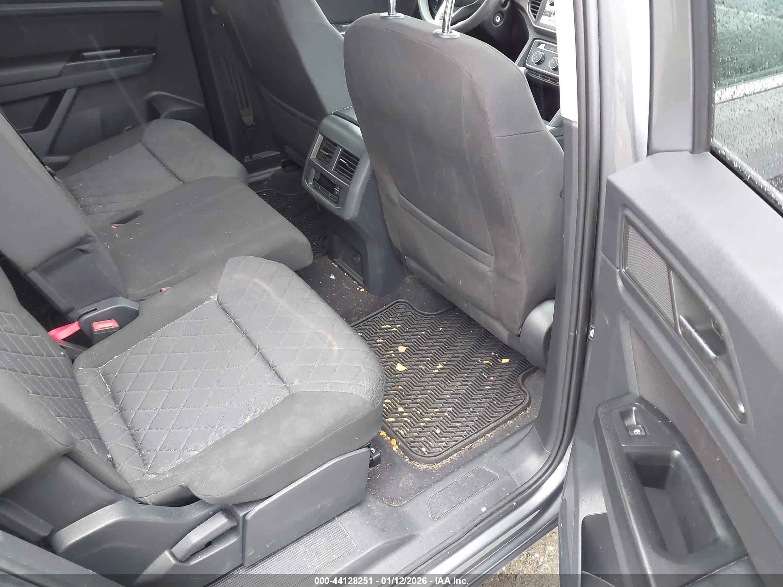 VOLKSWAGEN ATLAS image 8