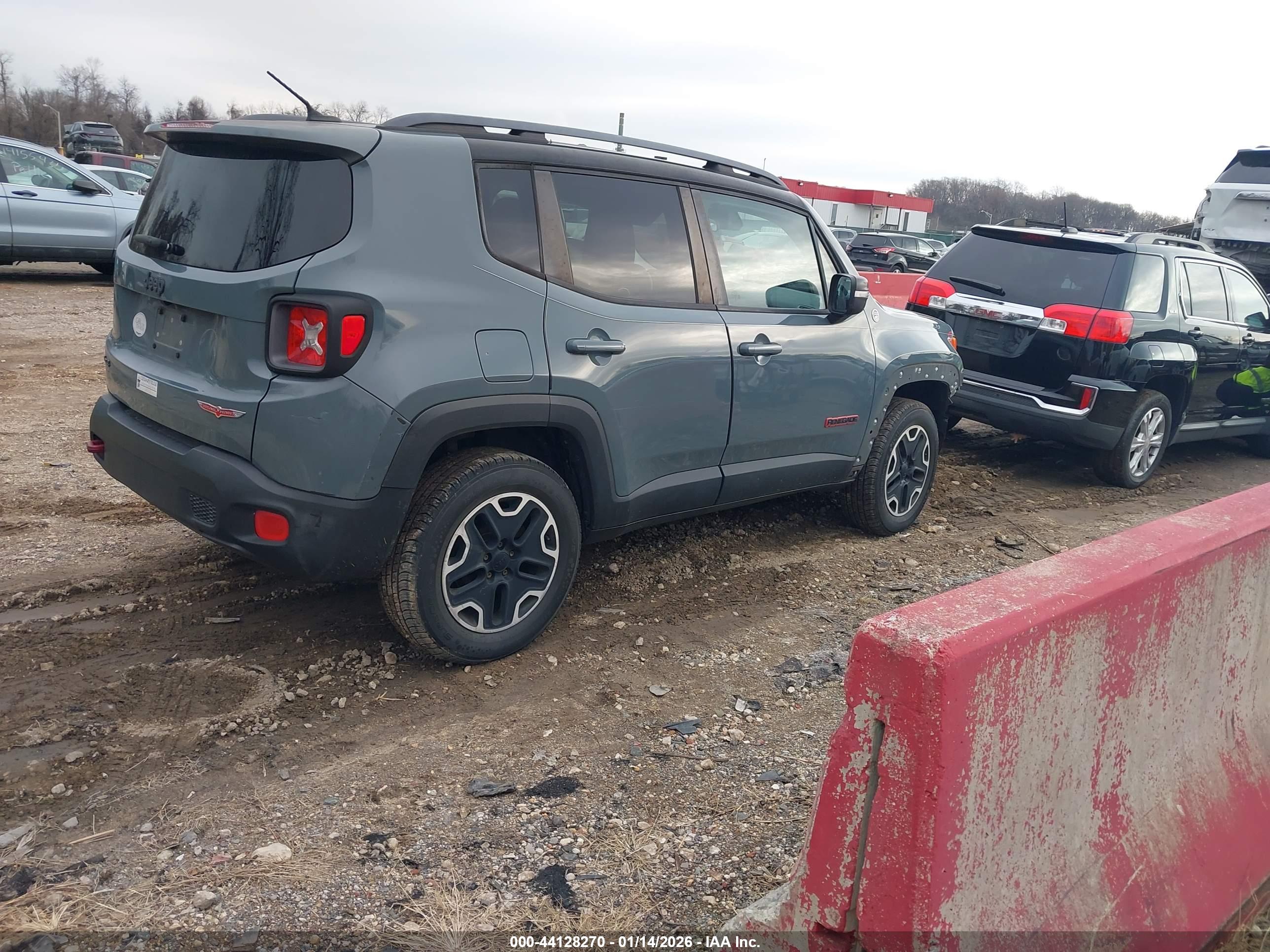 JEEP RENEGADE image 4