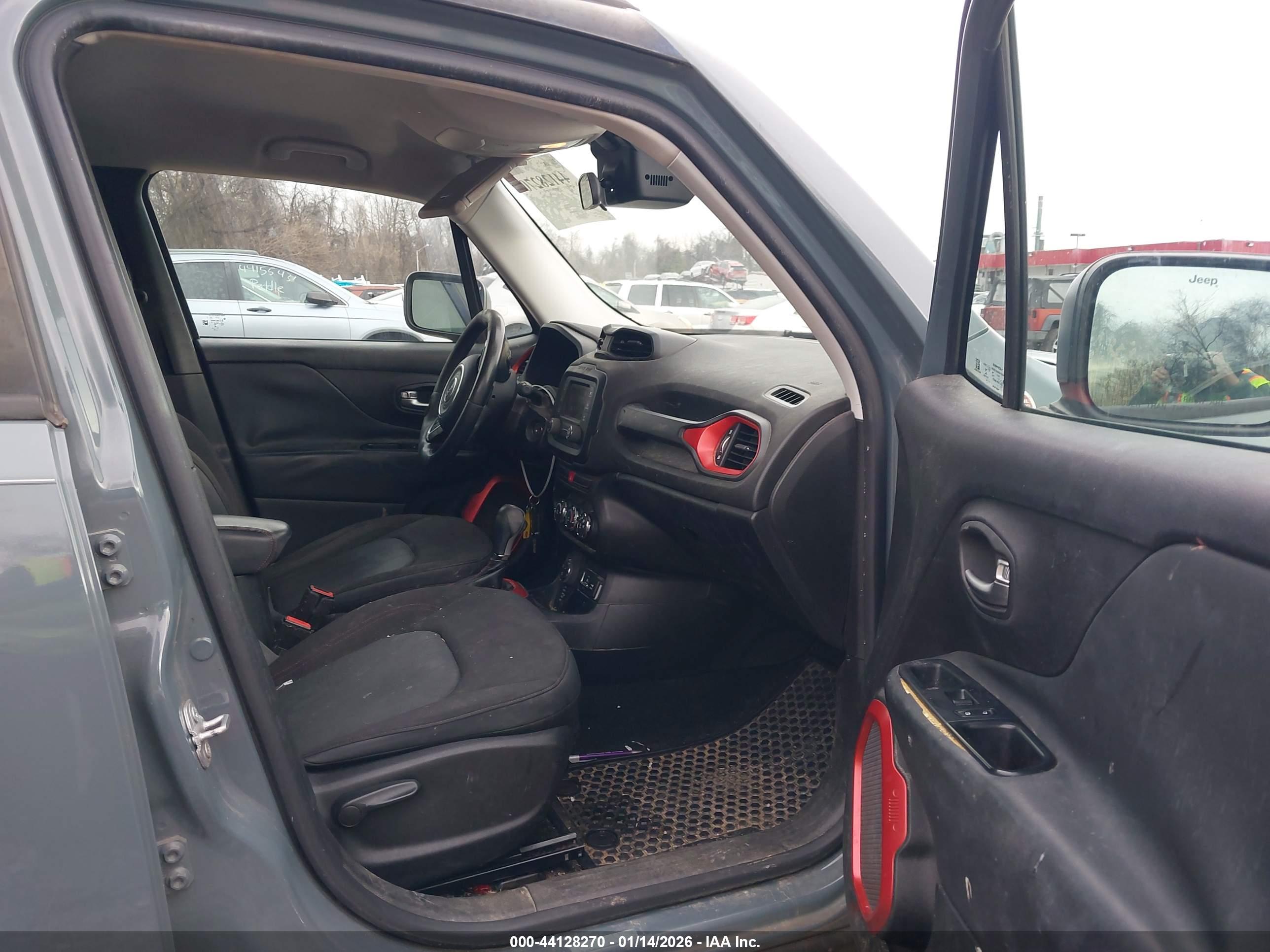 JEEP RENEGADE image 5