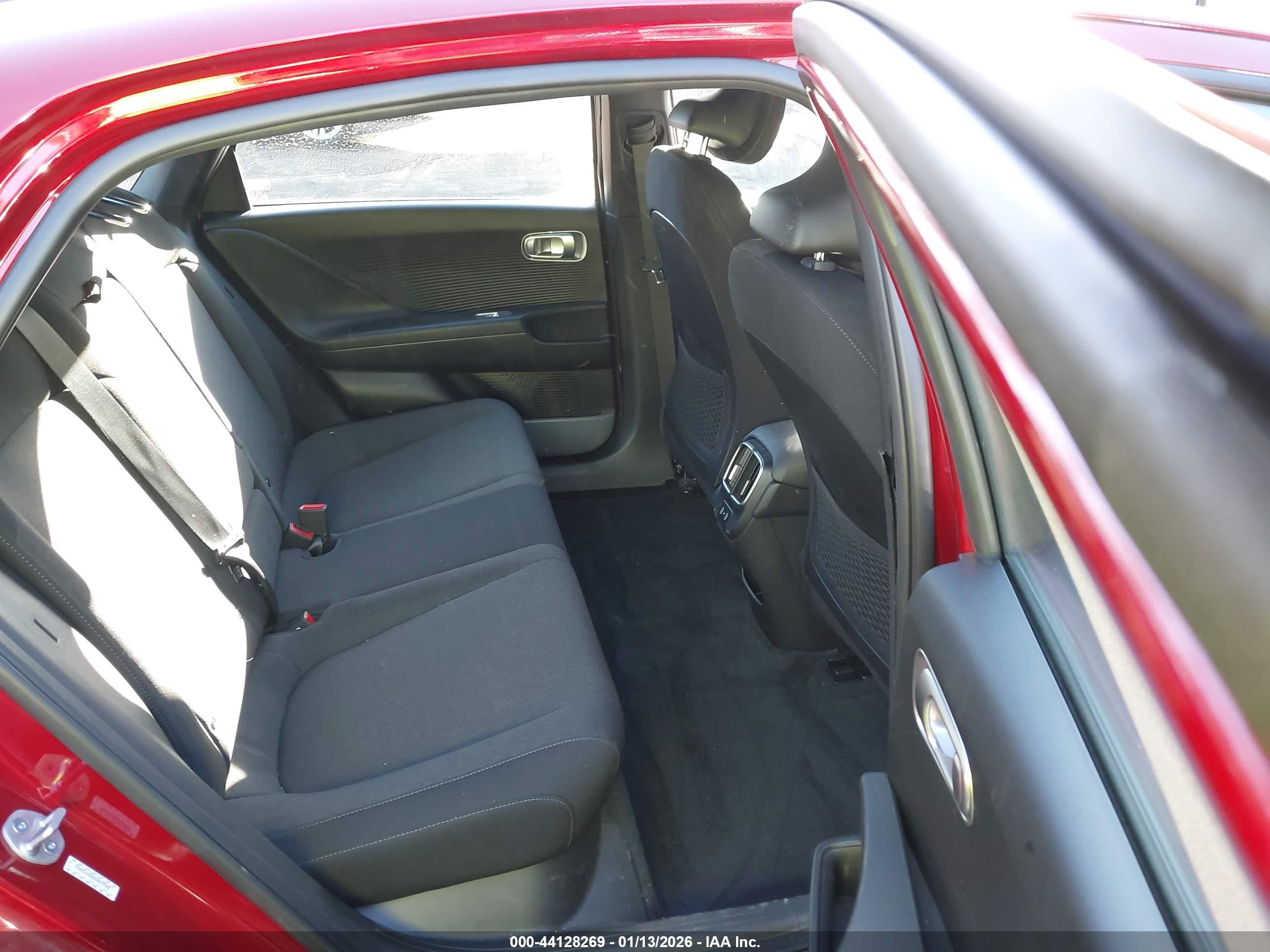 HYUNDAI IONIQ image 8