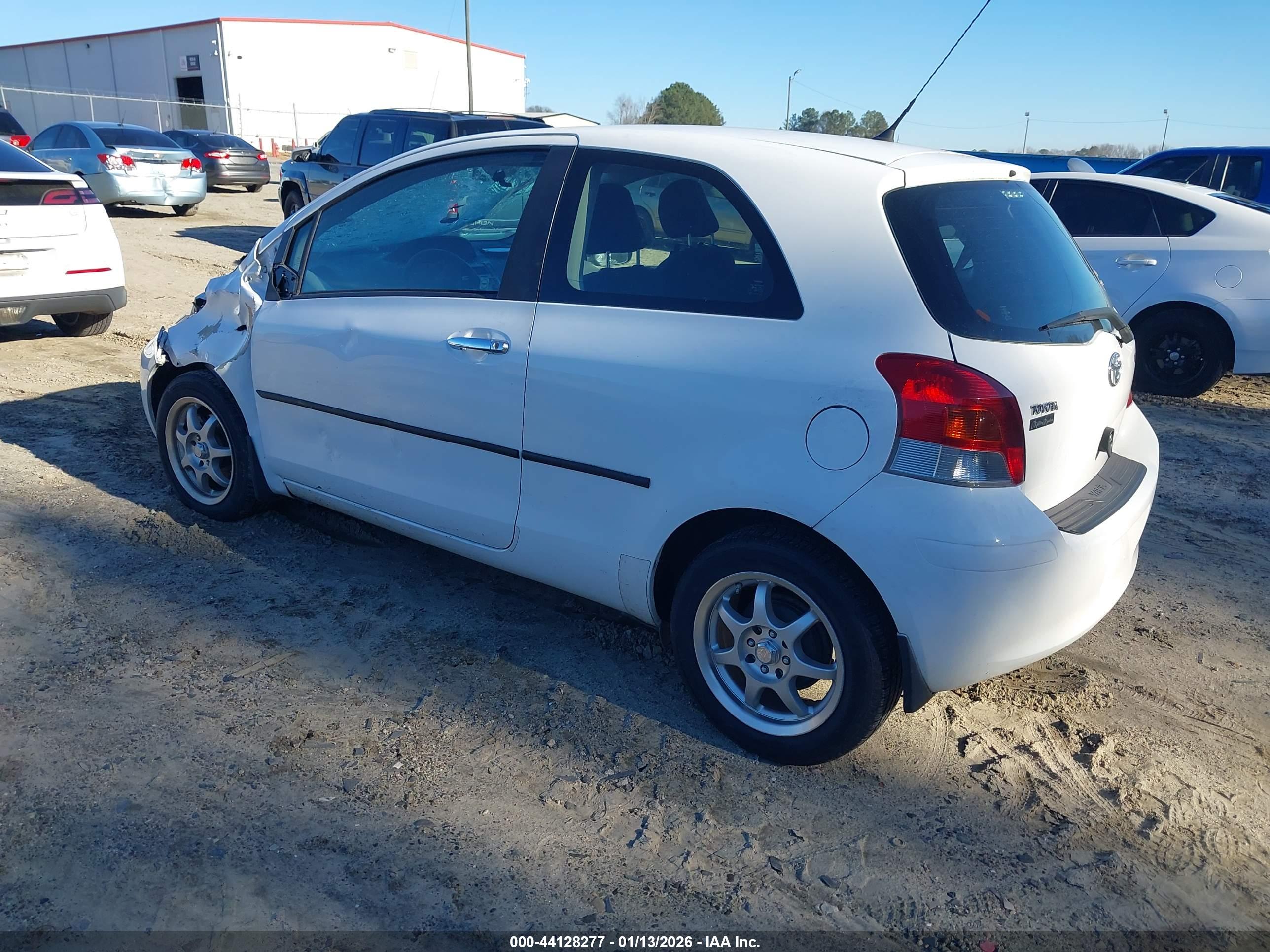 TOYOTA YARIS image 3