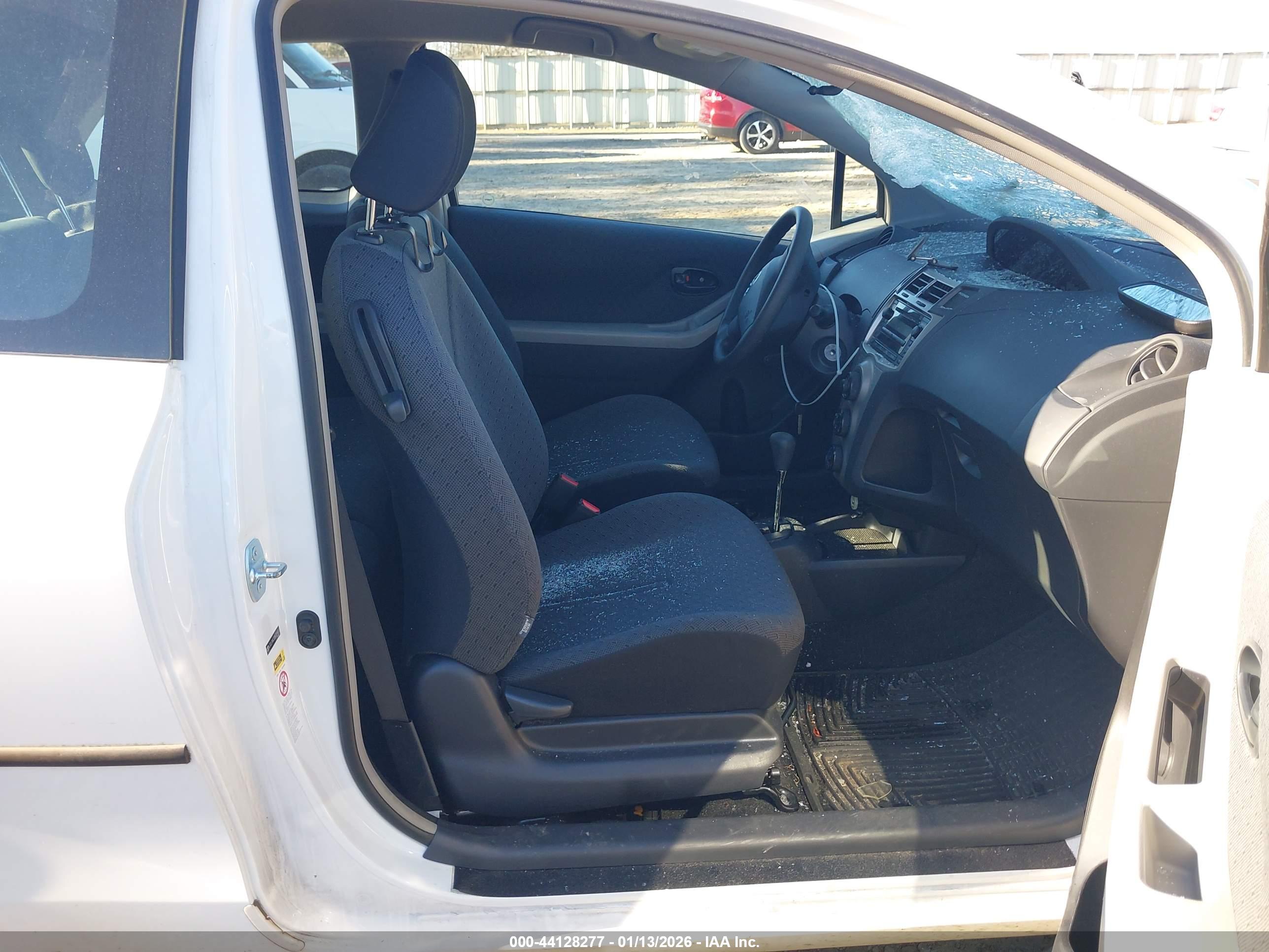 TOYOTA YARIS image 5