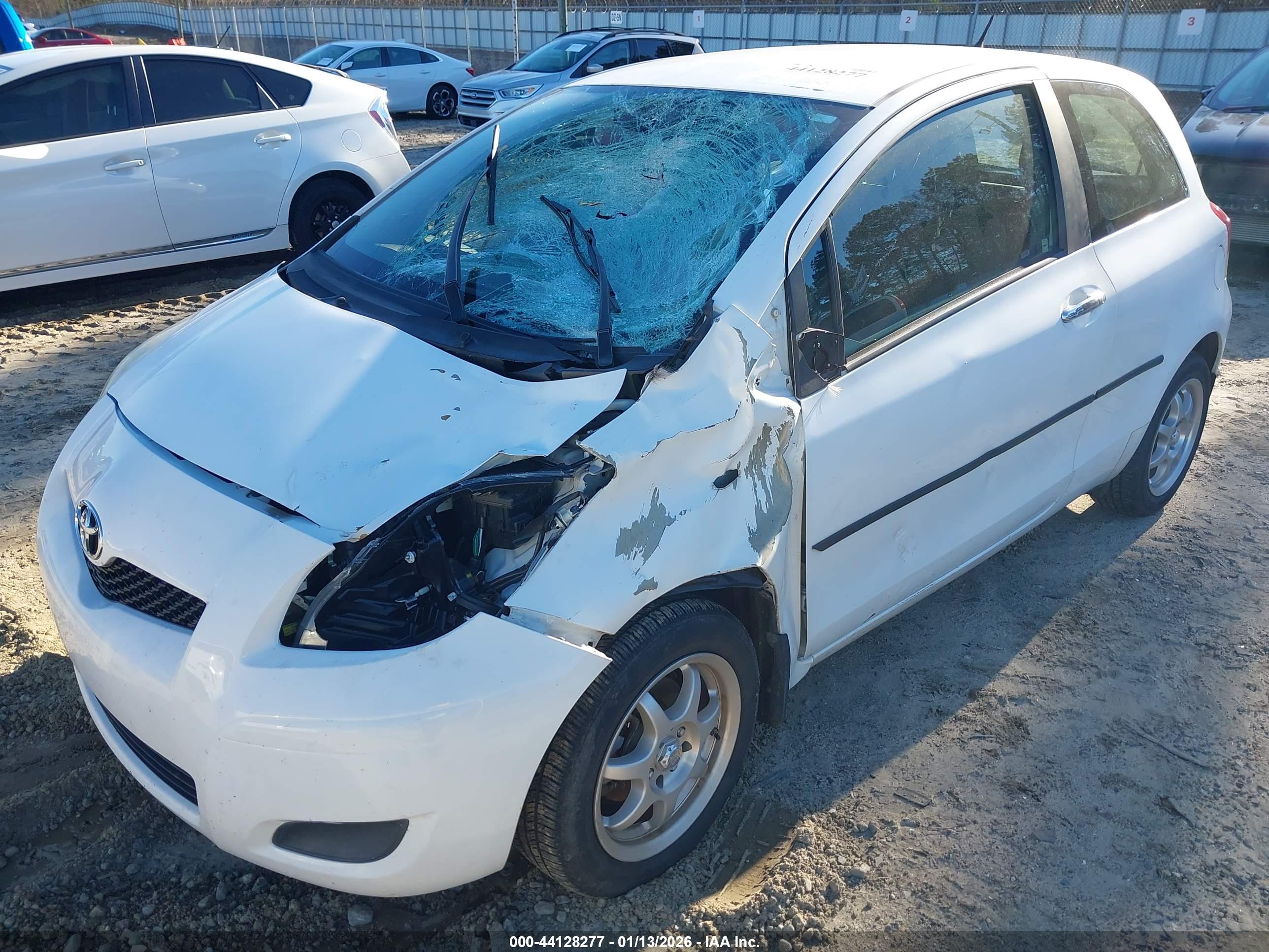 TOYOTA YARIS image 6