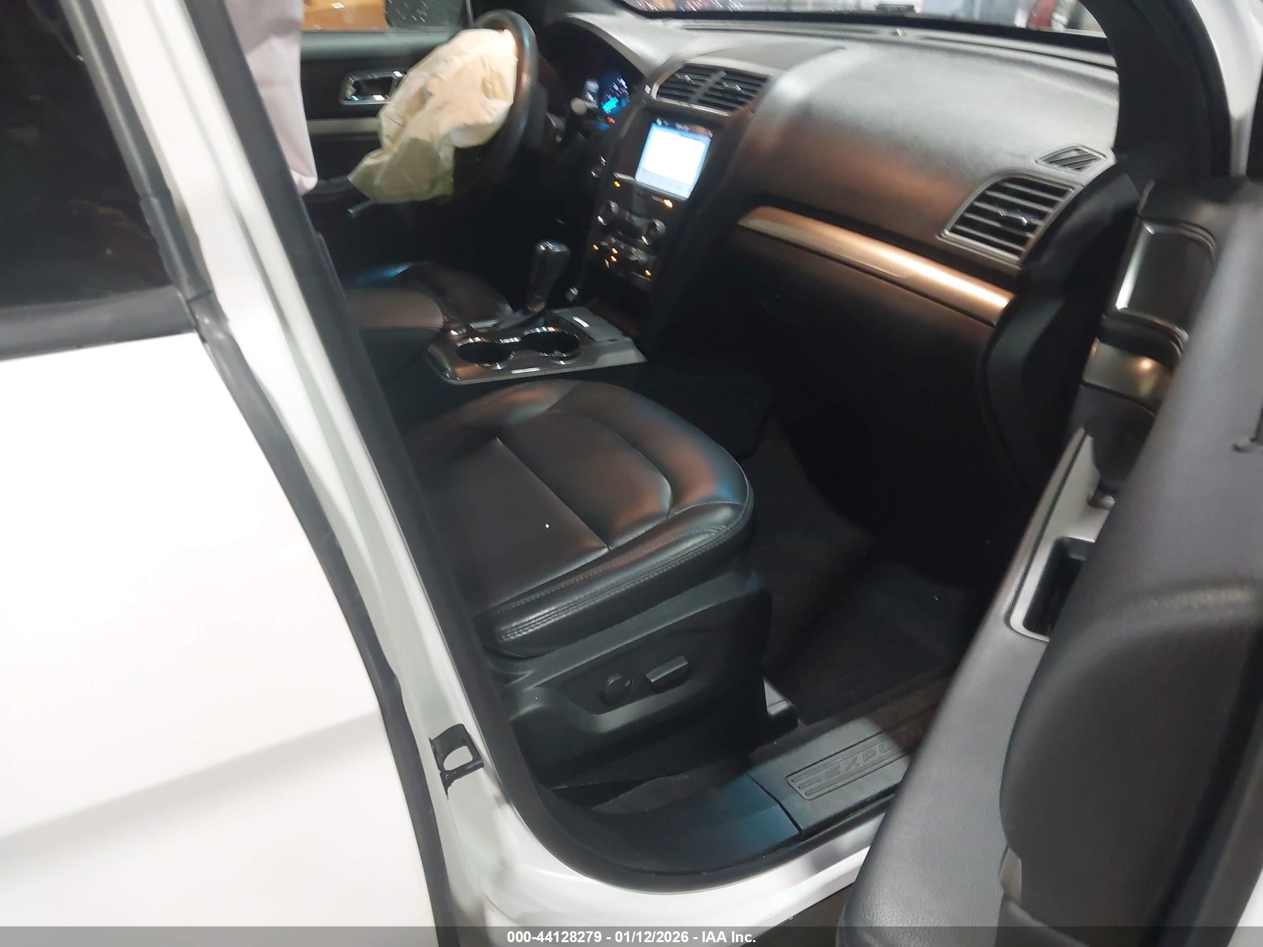 FORD EXPLORER image 5