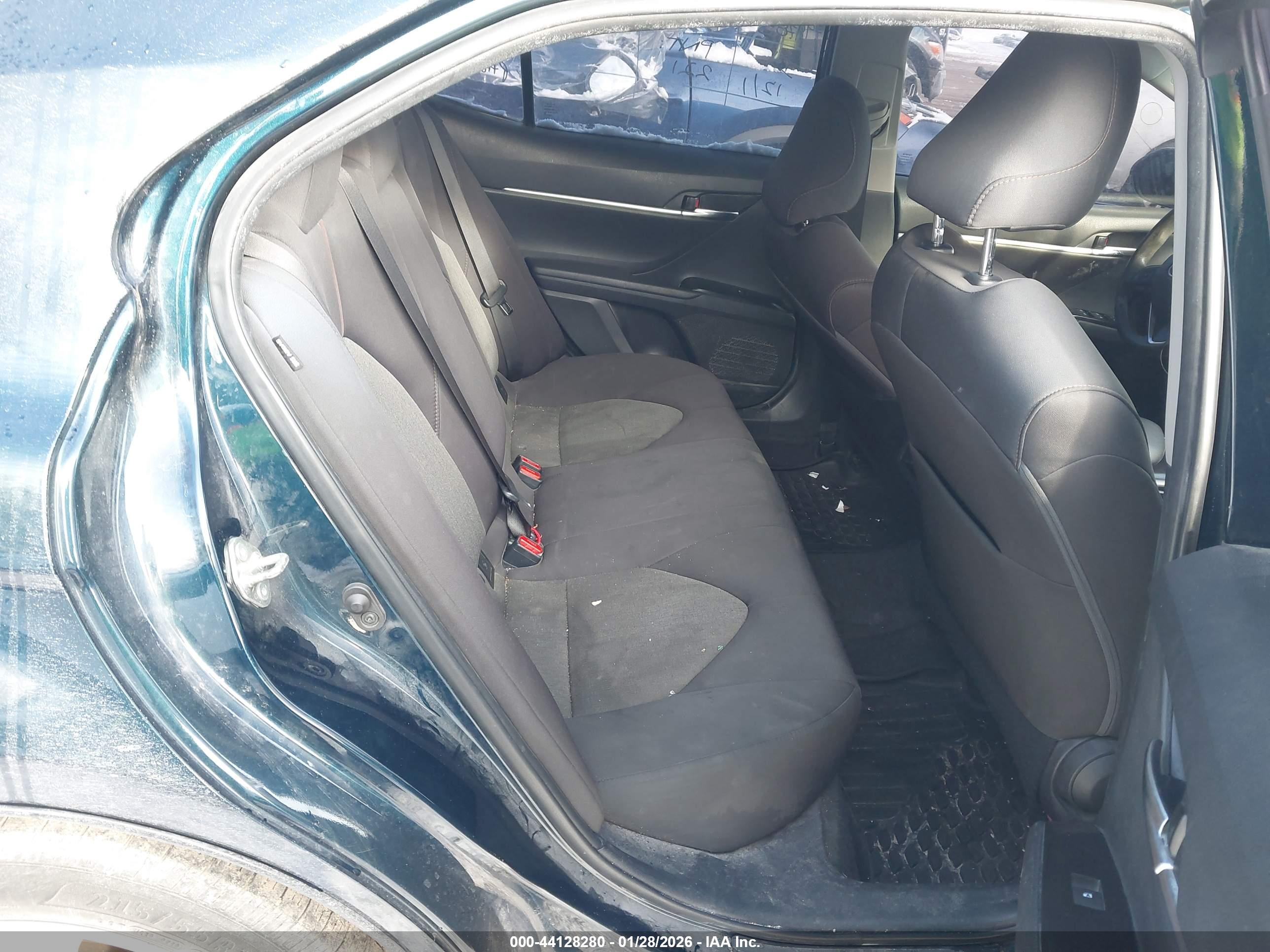 TOYOTA CAMRY image 8
