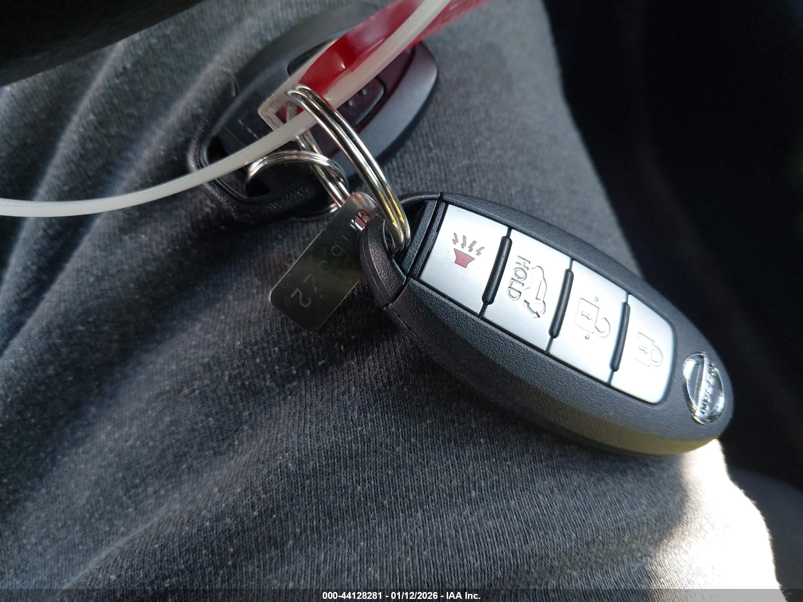 NISSAN ROGUE image 11