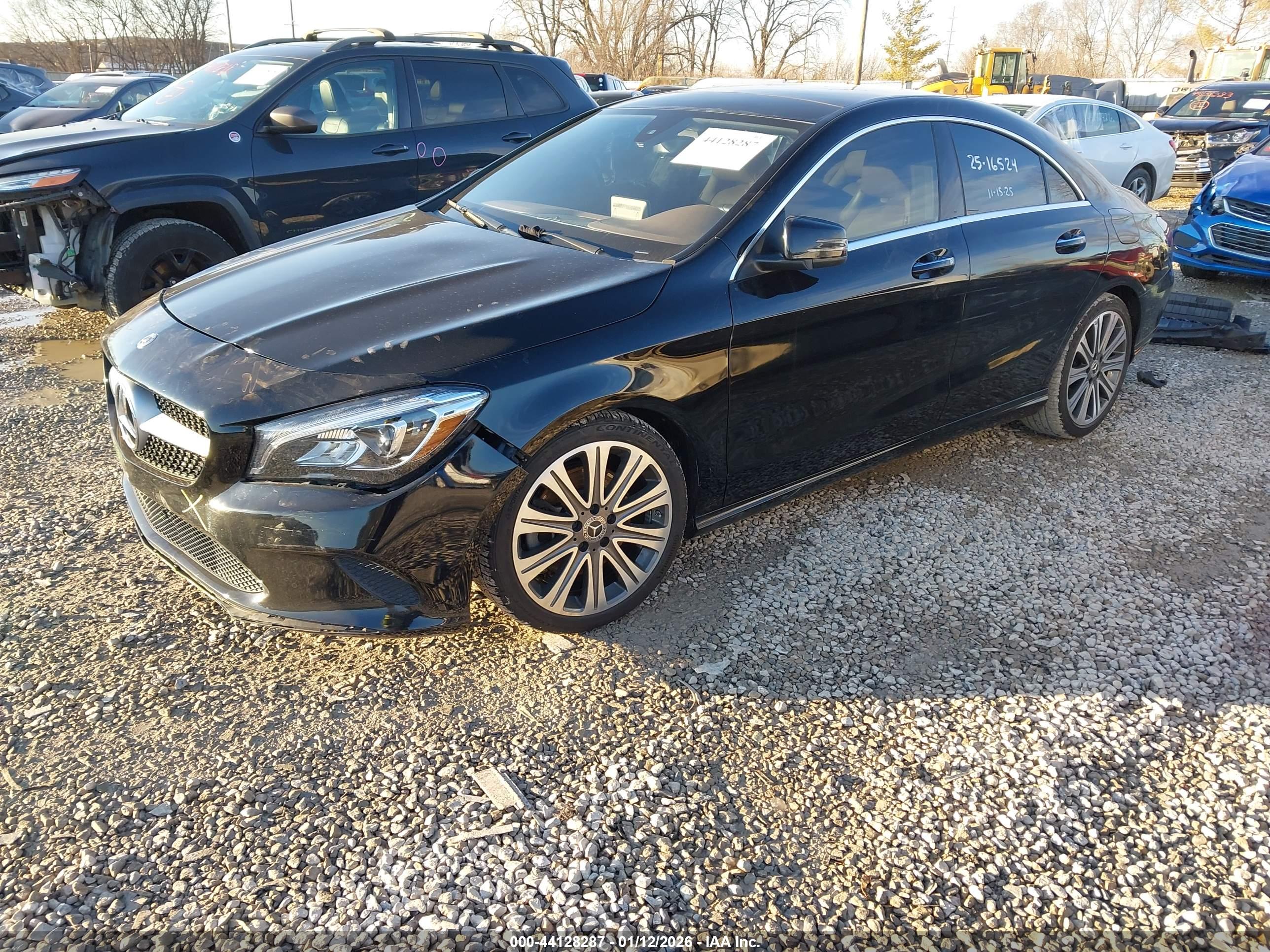 MERCEDES-BENZ CLA image 2