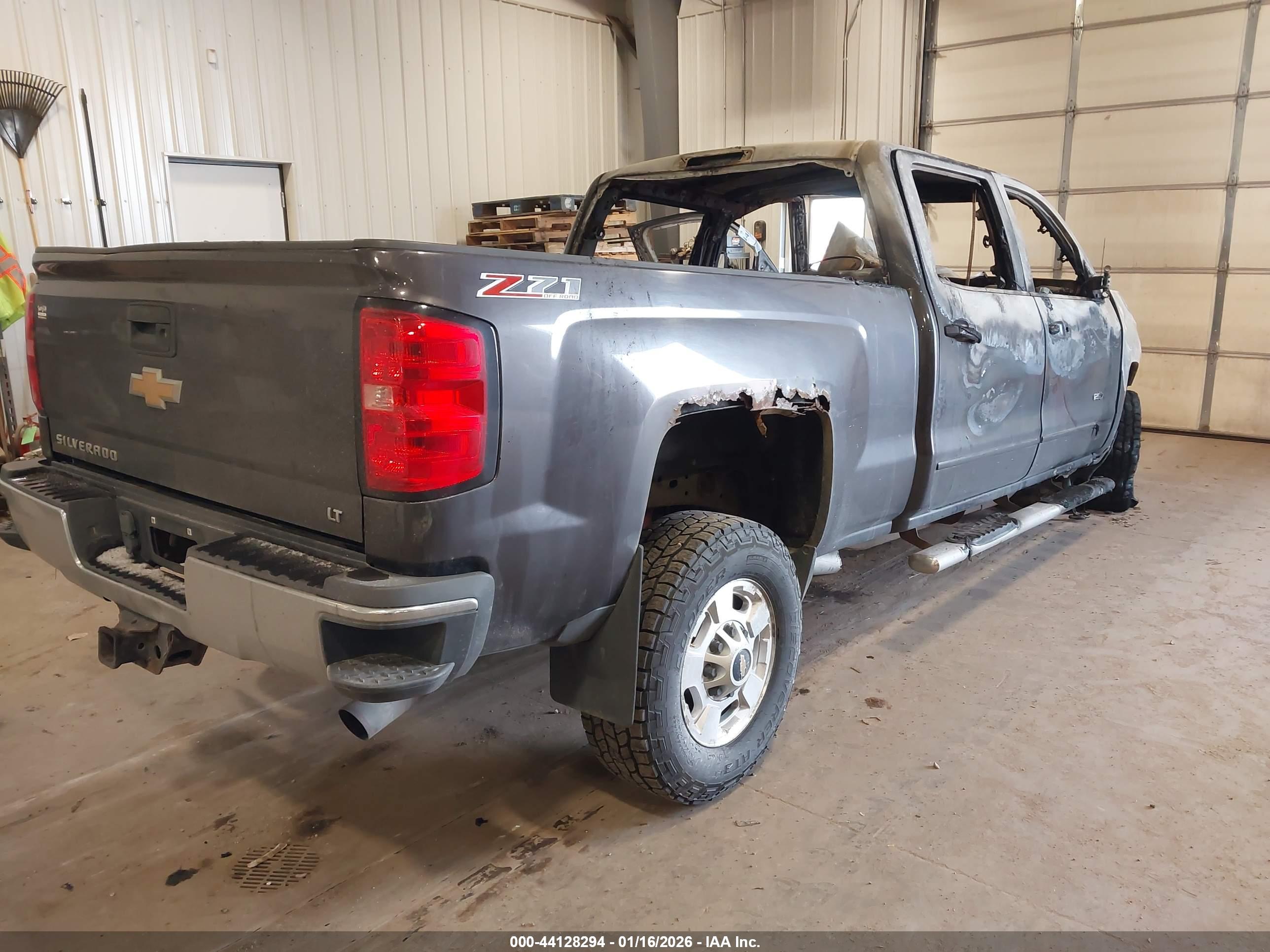 CHEVROLET SILVERADO image 4
