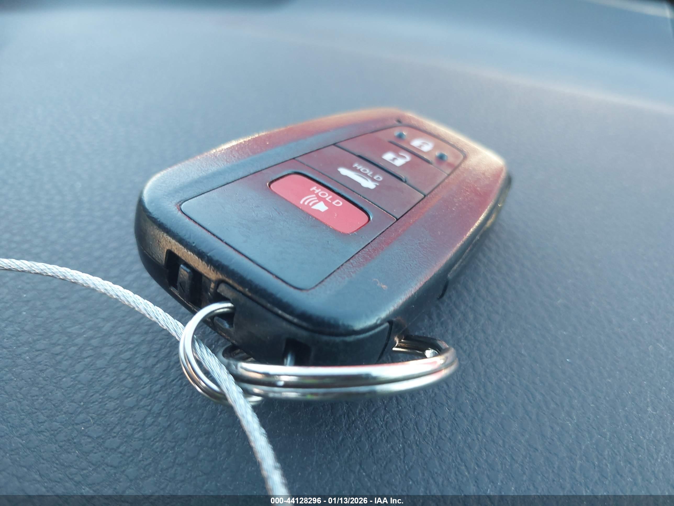 TOYOTA CAMRY image 11