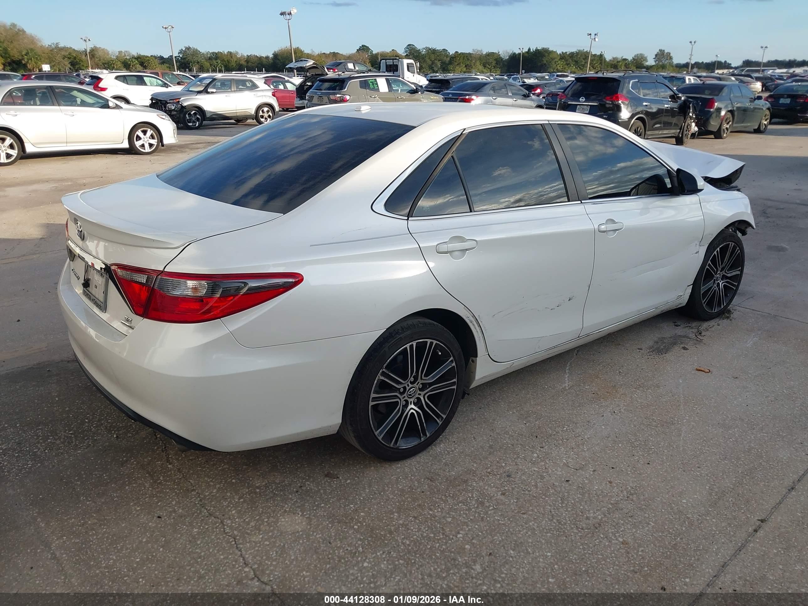 TOYOTA CAMRY image 4