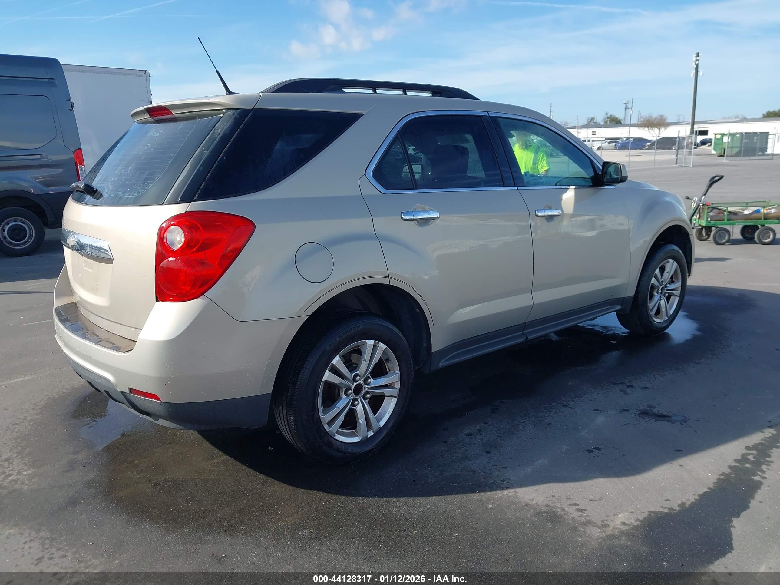 CHEVROLET EQUINOX image 4