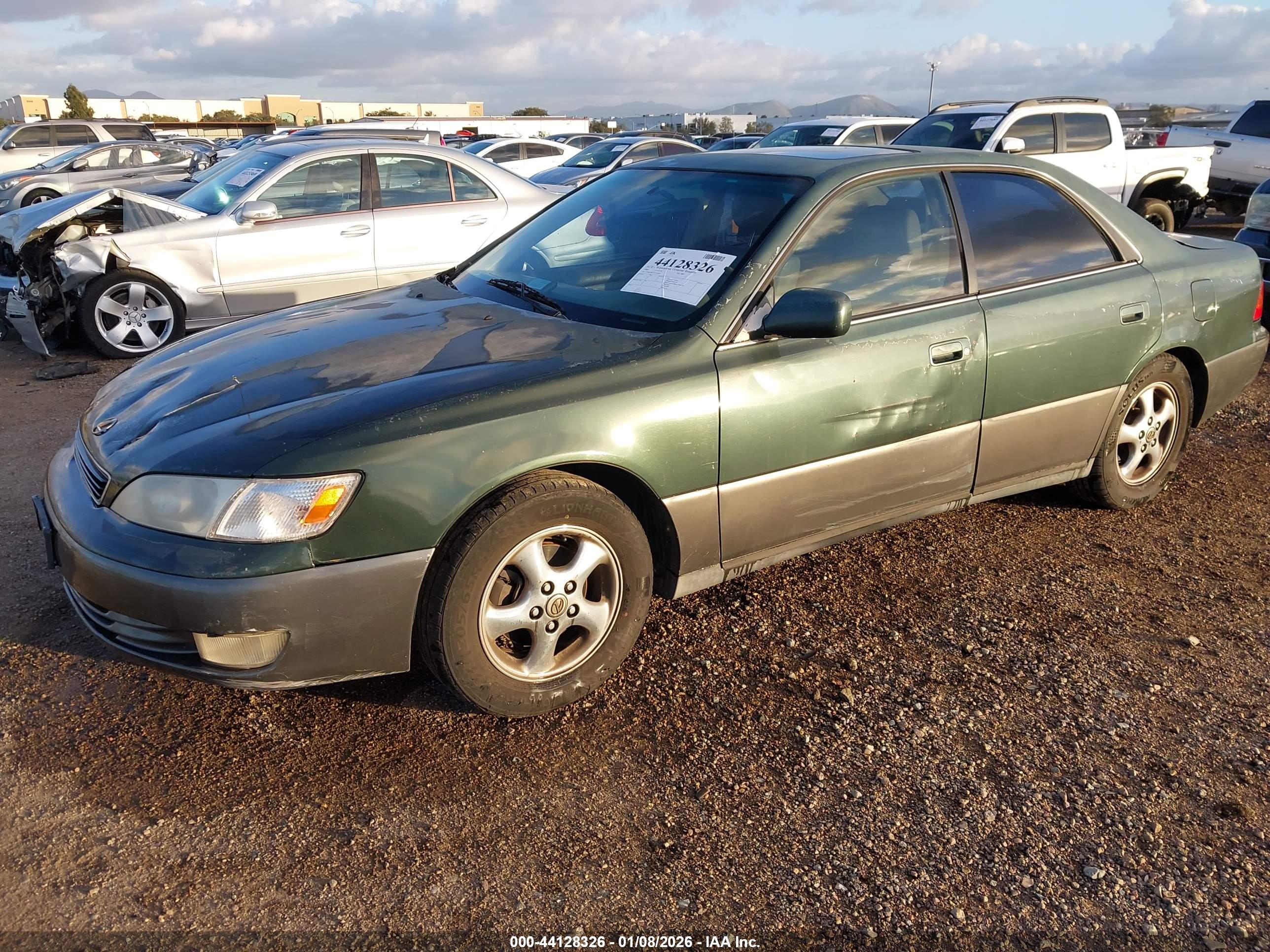 LEXUS ES image 2