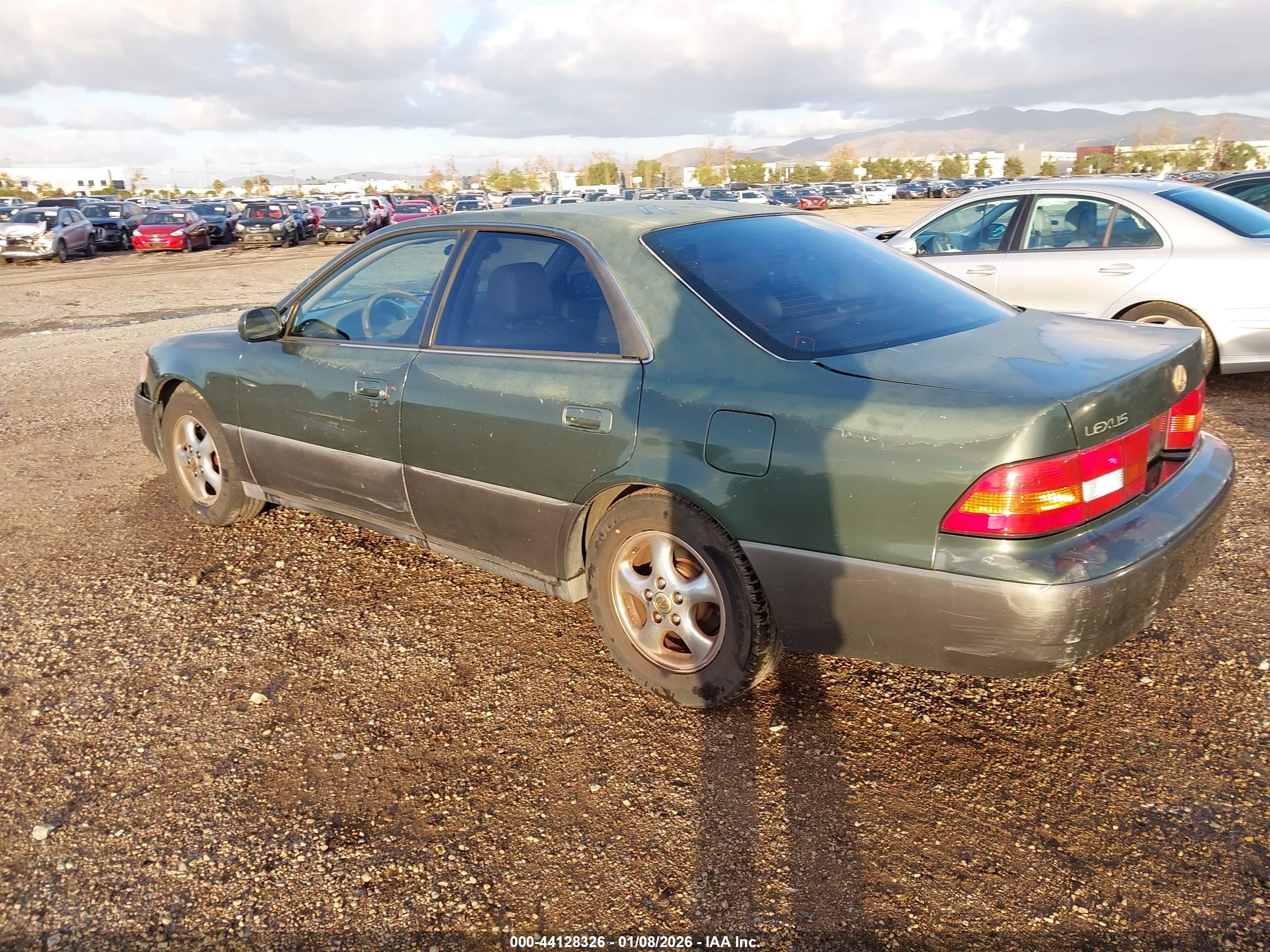 LEXUS ES image 3