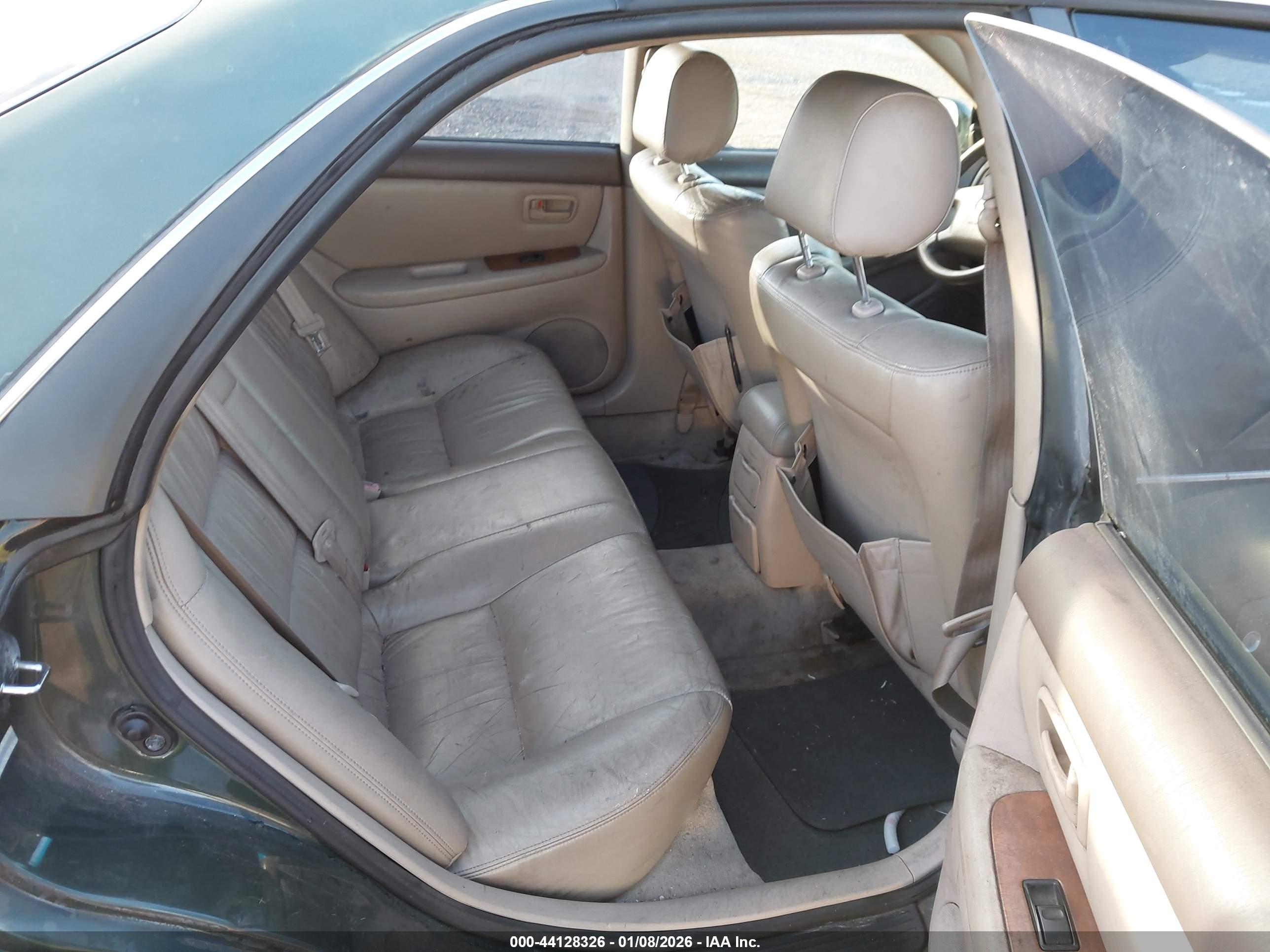 LEXUS ES image 8