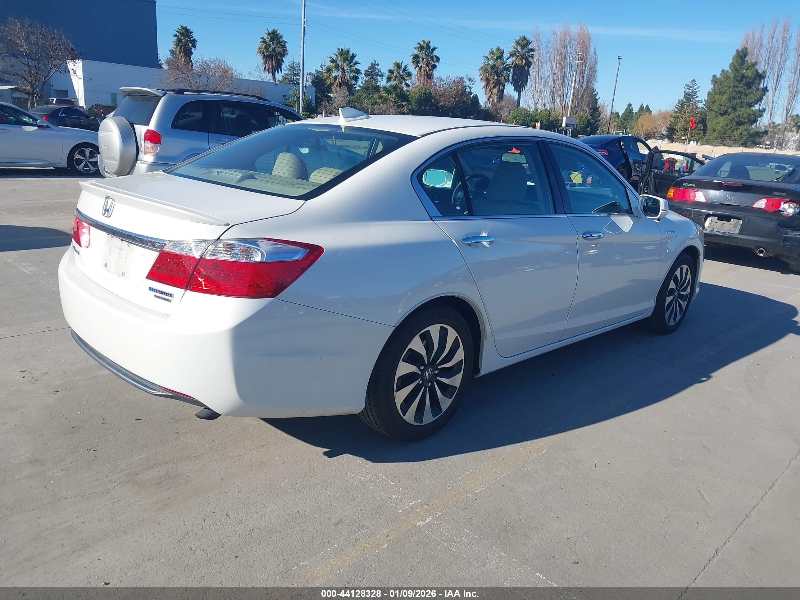 HONDA ACCORD image 4