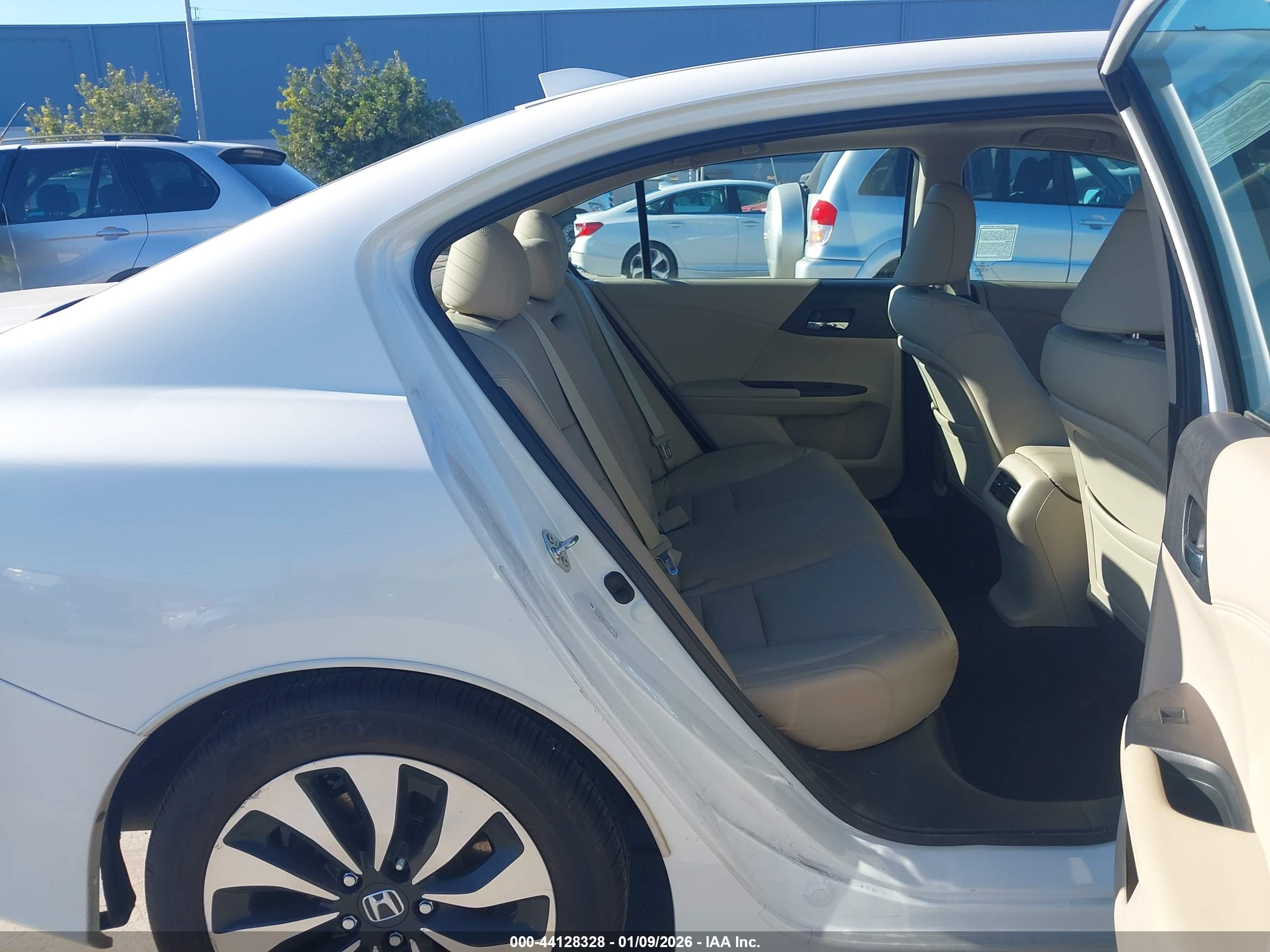 HONDA ACCORD image 8